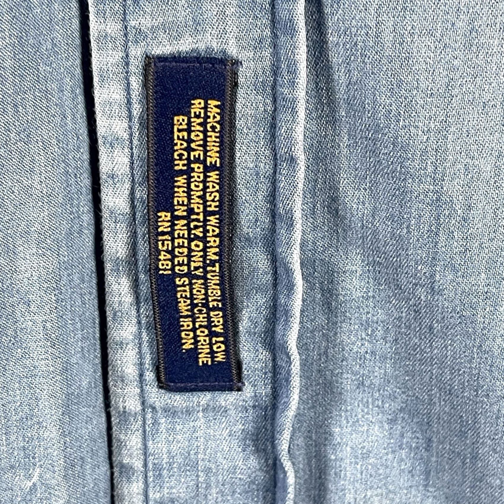 Tommy Hilfiger VINTAGE Tommy Hilfiger Shirt 17-35 Light Blue Long Sleeve Preppy Crest VTG Link Size US XL / EU 56 / 4 - 4 Thumbnail