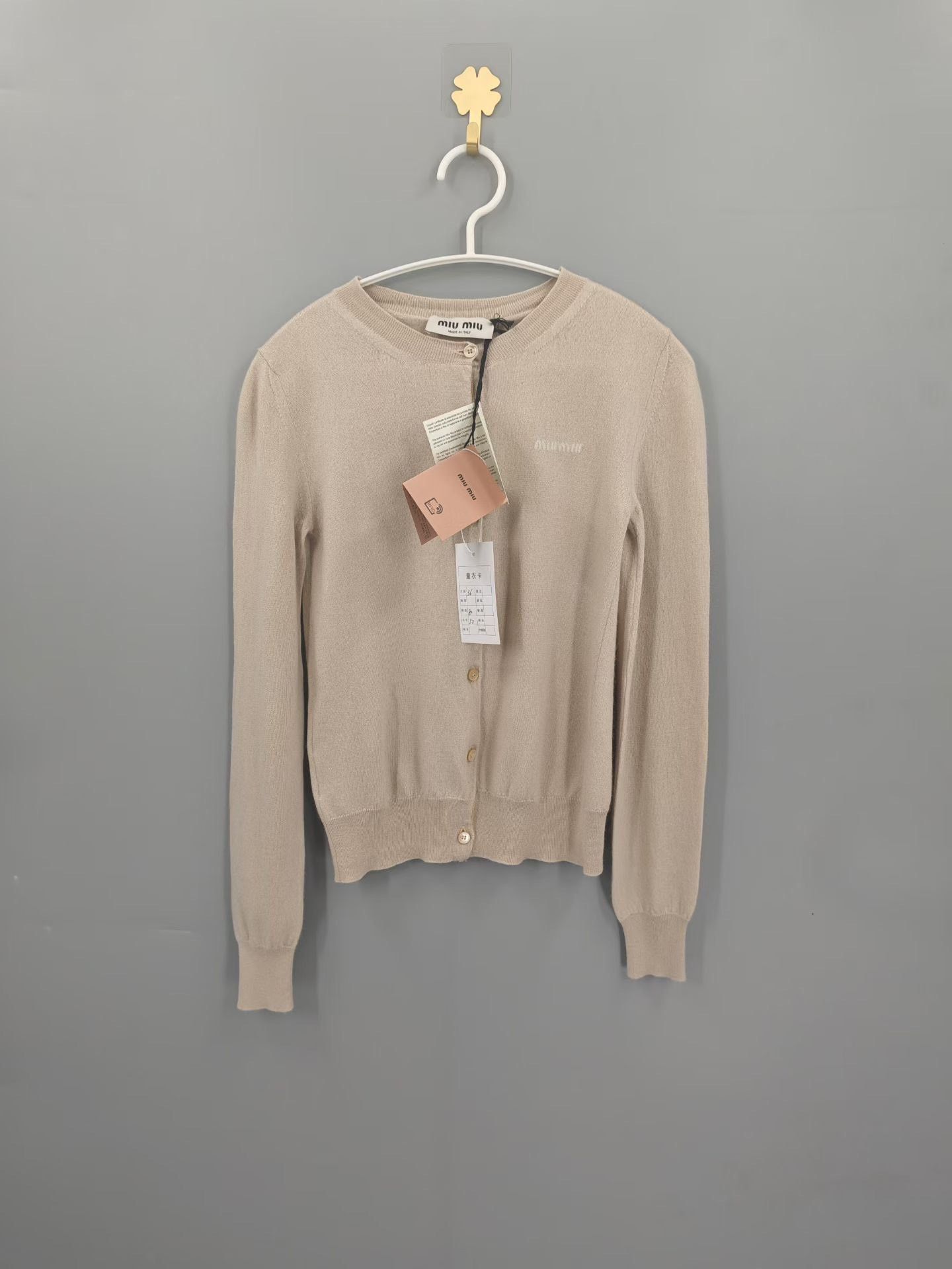 Miu Miu Miu Miu Retro Slim White Sweater S Women Size S / US 4 / IT 40 - 1 Thumbnail