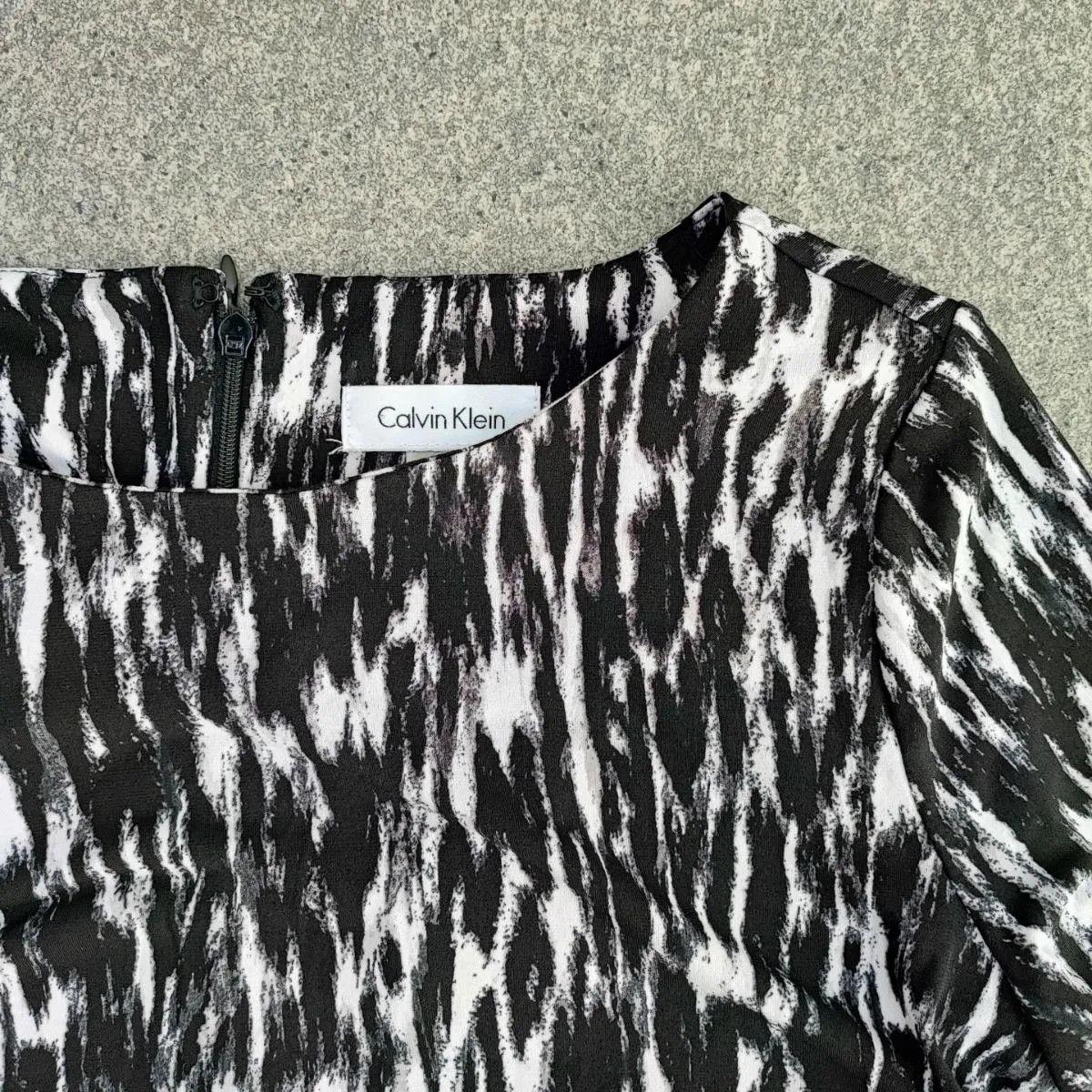 Calvin Klein Calvin Klein Black & White Animal Print-Fashionella Size S / US 4 / IT 40 - 6 Thumbnail
