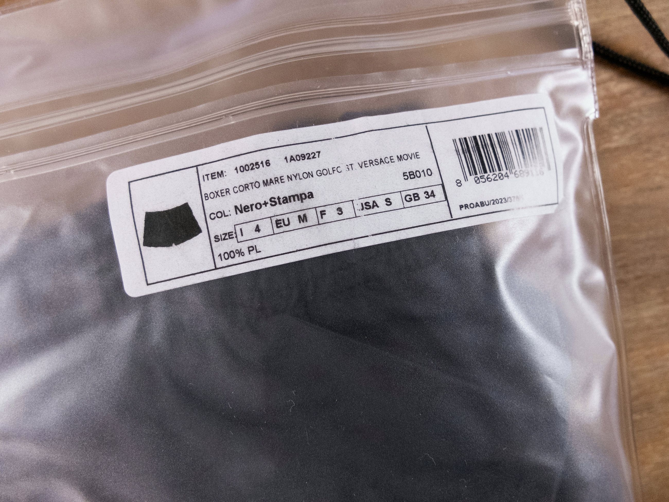 Versace VERSACE black logo film title swim shorts 4 Medium trunks Size US 32 / EU 48 - 14 Thumbnail