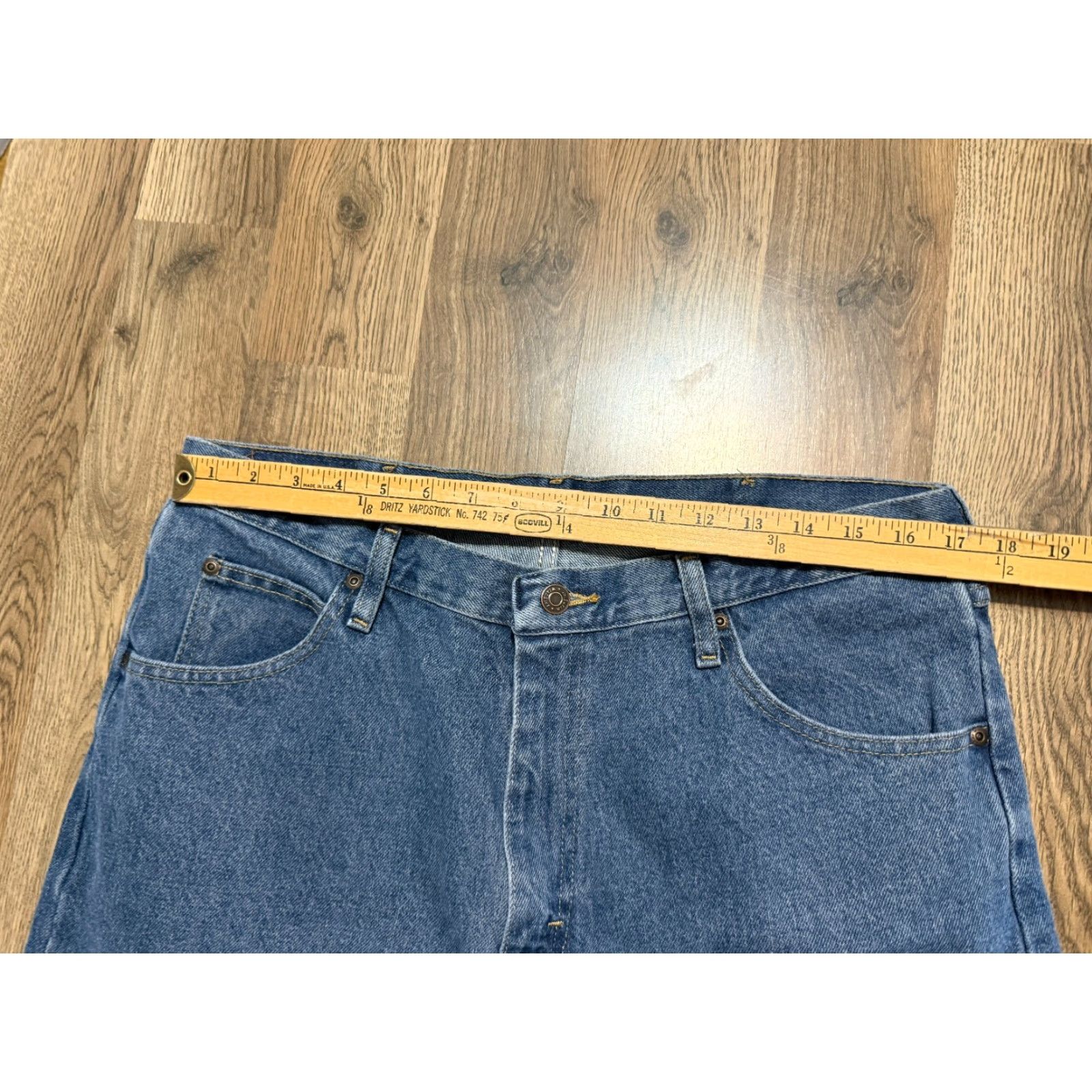 Wrangler Wrangler Jeans Men's 36x32 Blue Denim Straight Leg Pockets Medium Wash Shirt? Size US 36 / EU 52 - 7 Thumbnail