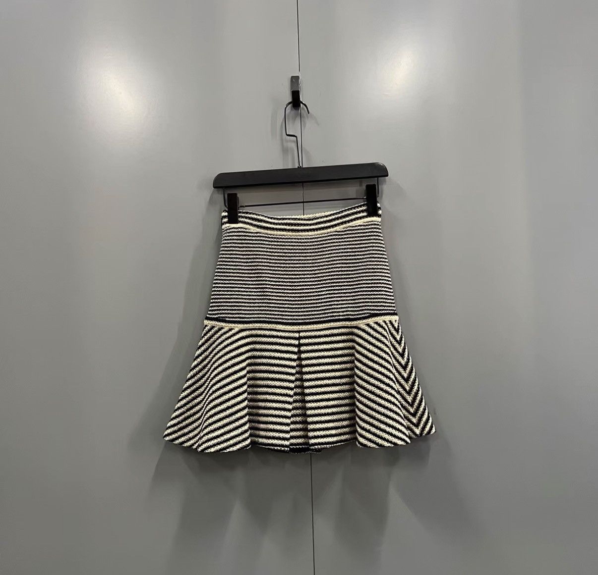 Chanel CHANEL Striped Knit Spliced Mini Skirt J41 Size 24" / US 00 / IT 34 - 2 Thumbnail