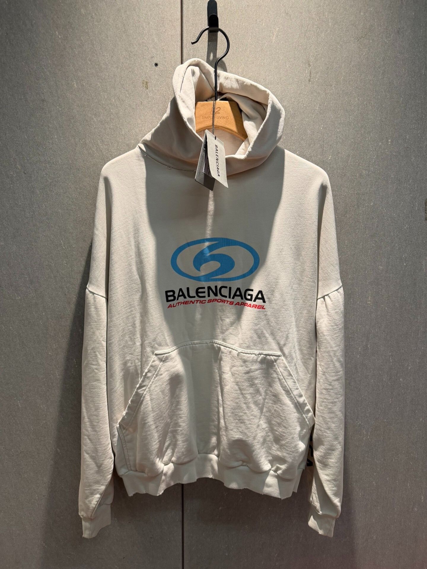 Balenciaga Balenciaga Surfer Cracked Hoodie Round Size US L / EU 52-54 / 3 - 1 Thumbnail
