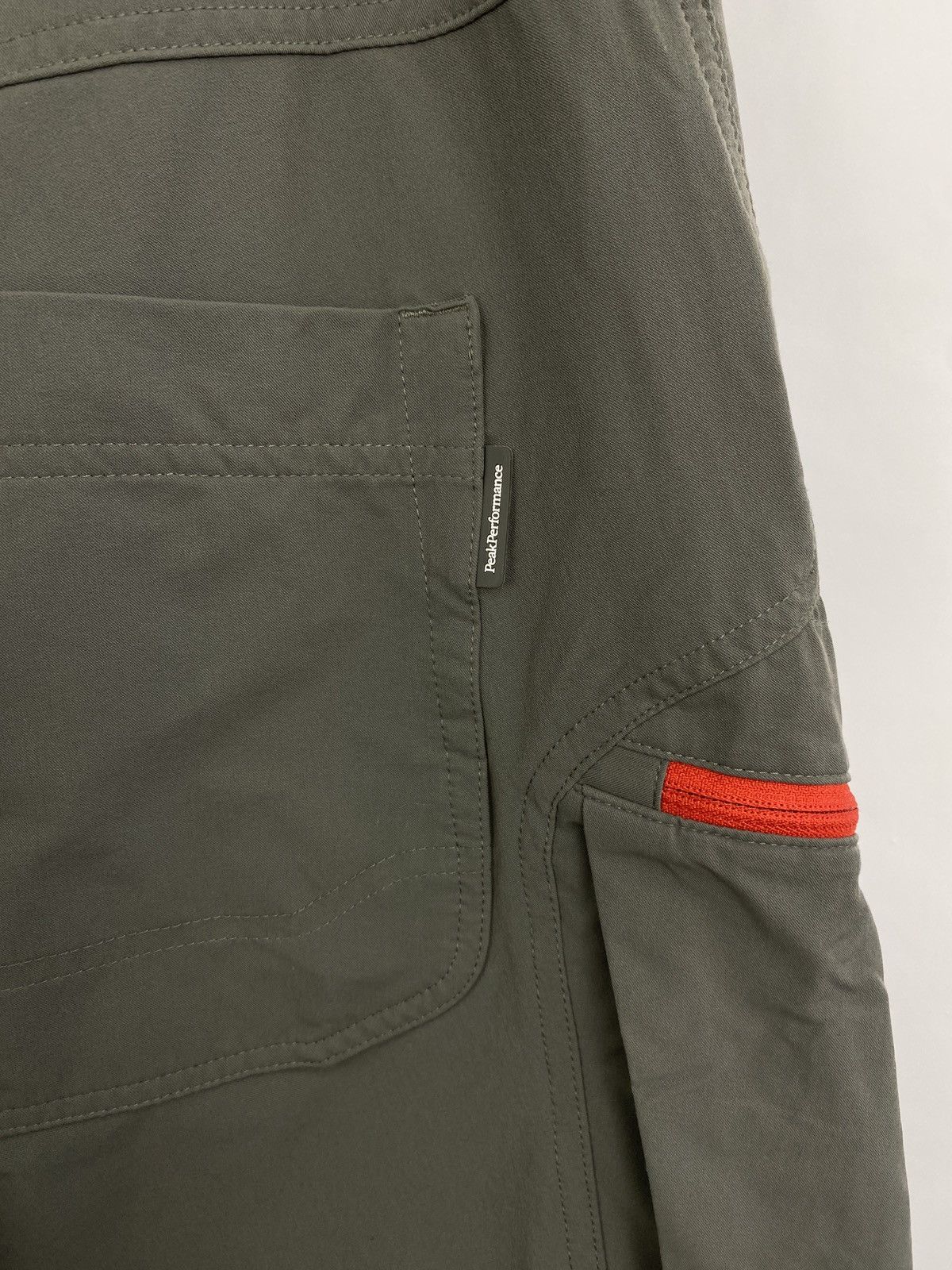 Peak Performance Peak Performance Outdoor Mountain Transformer Pants Shorts Size US 34 / EU 50 - 12 Thumbnail