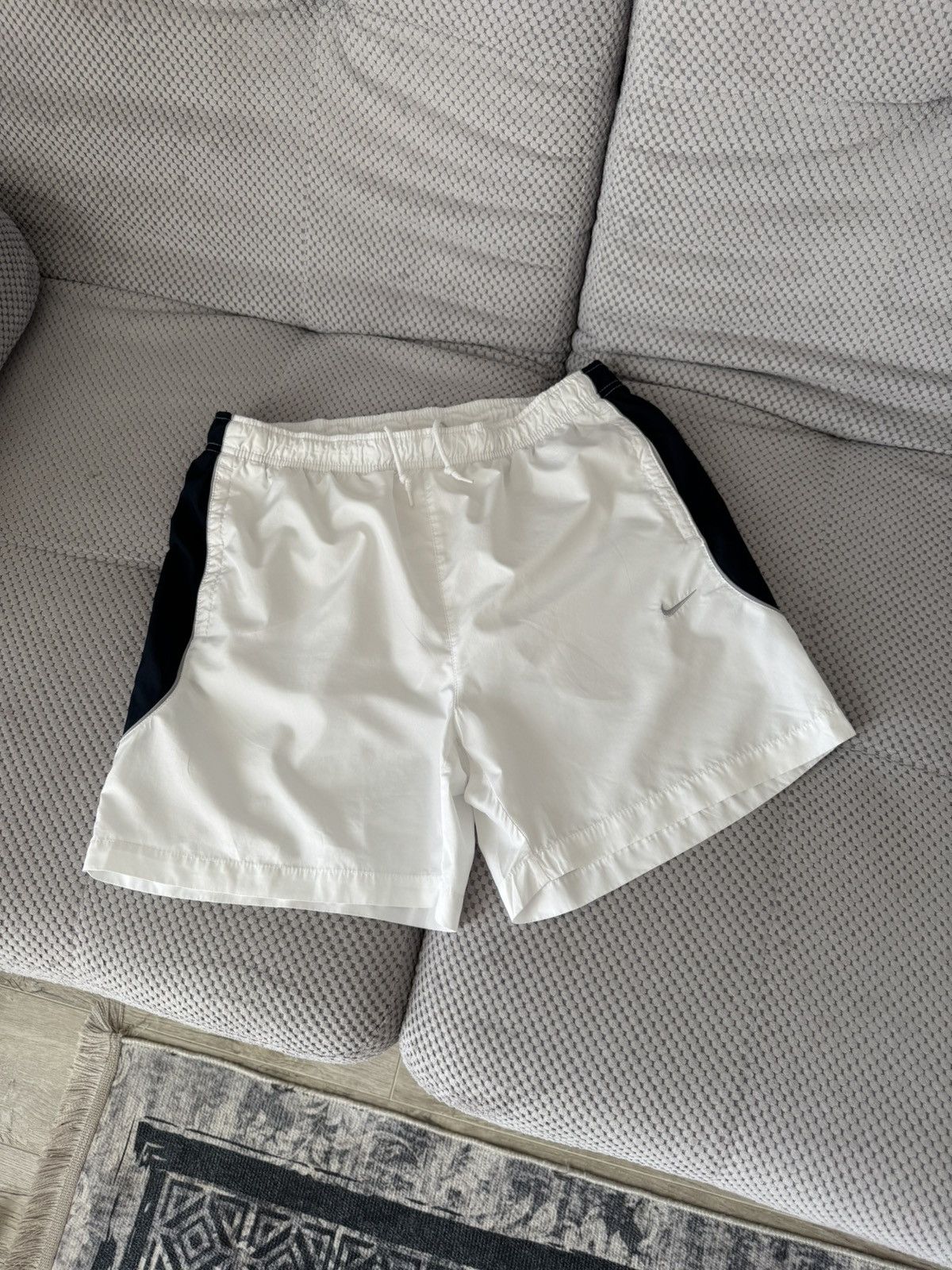 Nike Nike Vintage Logo Swoosh Drill Y2K Blockcore Shorts Size US 32 / EU 48 - 2 Thumbnail