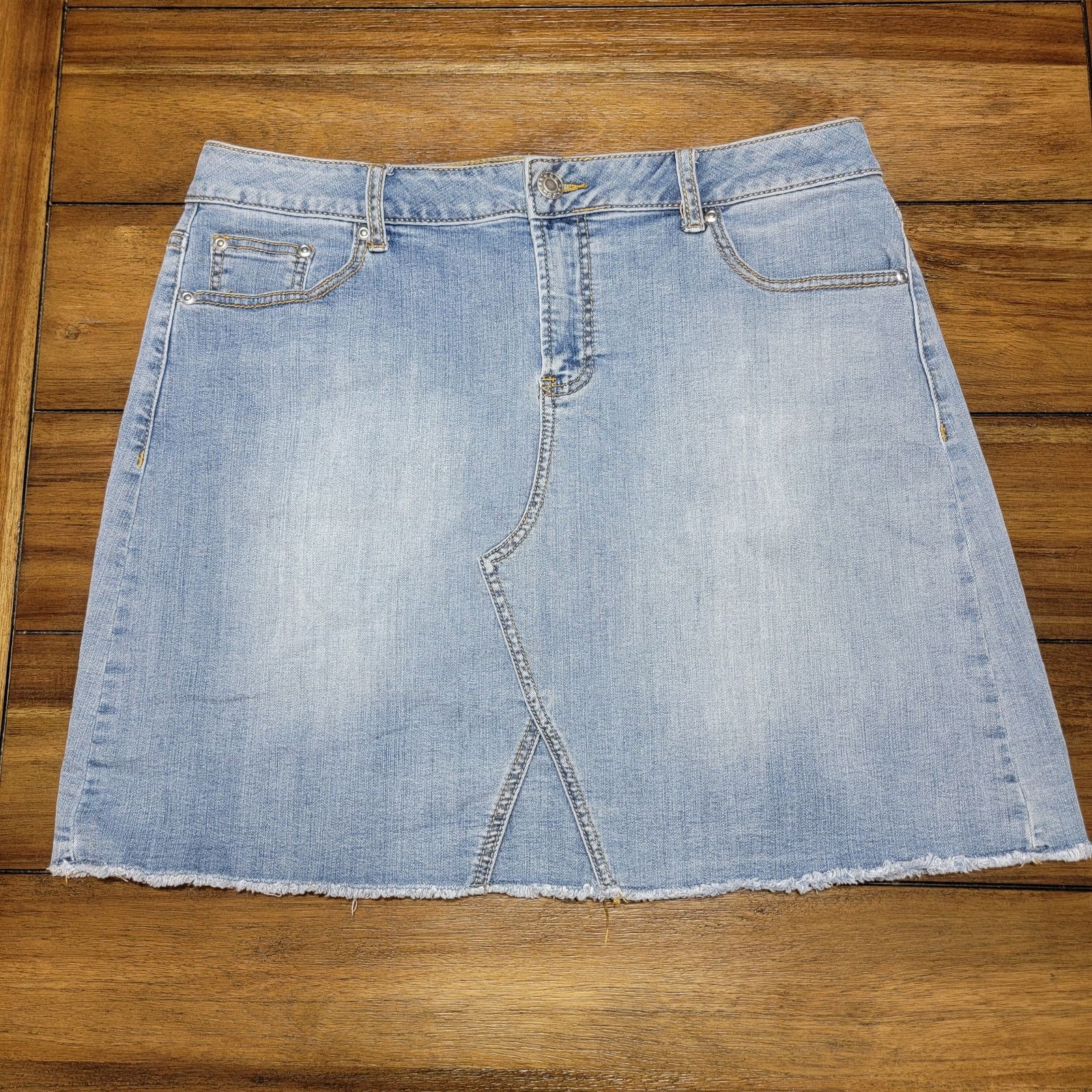 Other Est 1946 Denim Mini Skirt w/ Raw Hem - Size 16 Size 38" / US 16 / IT 52 - 1 Thumbnail