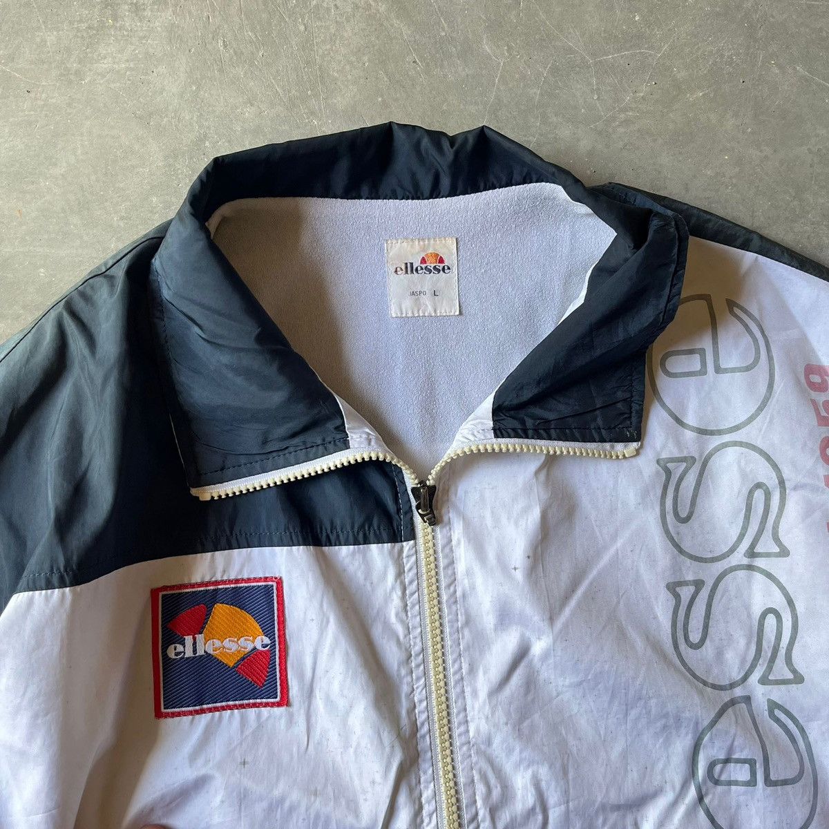 Ellesse Vintage Ellesse Perugia Italia Dal 1995 Stain Light Jacket Size US L / EU 52-54 / 3 - 5 Thumbnail
