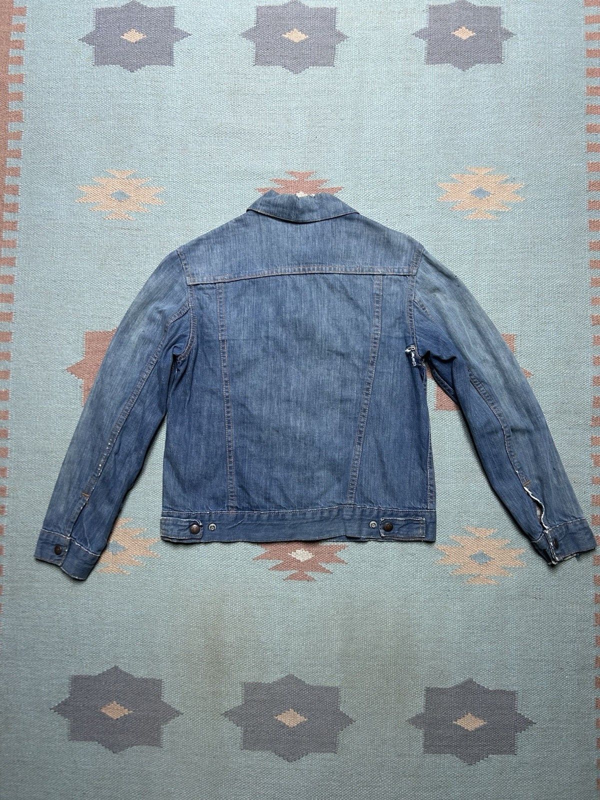 Vintage 70s Levi’s gals denim trucker jacket big E distressed S/M Size S / US 4 / IT 40 - 2 Thumbnail