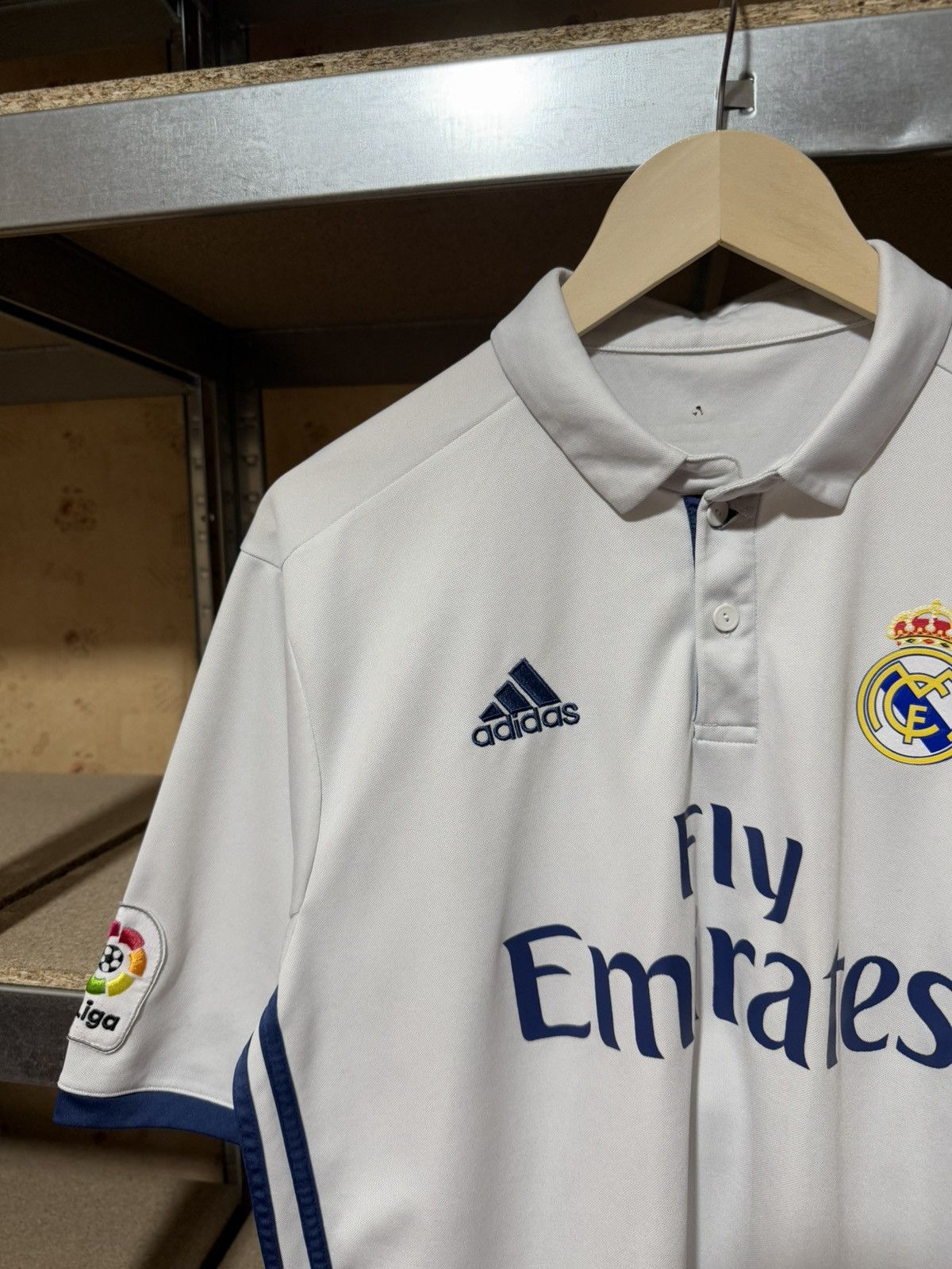 Adidas × Vintage Adidas Real Madrid Home 2016 2017 Football Soccer Jersey Size US L / EU 52-54 / 3 - 3 Thumbnail