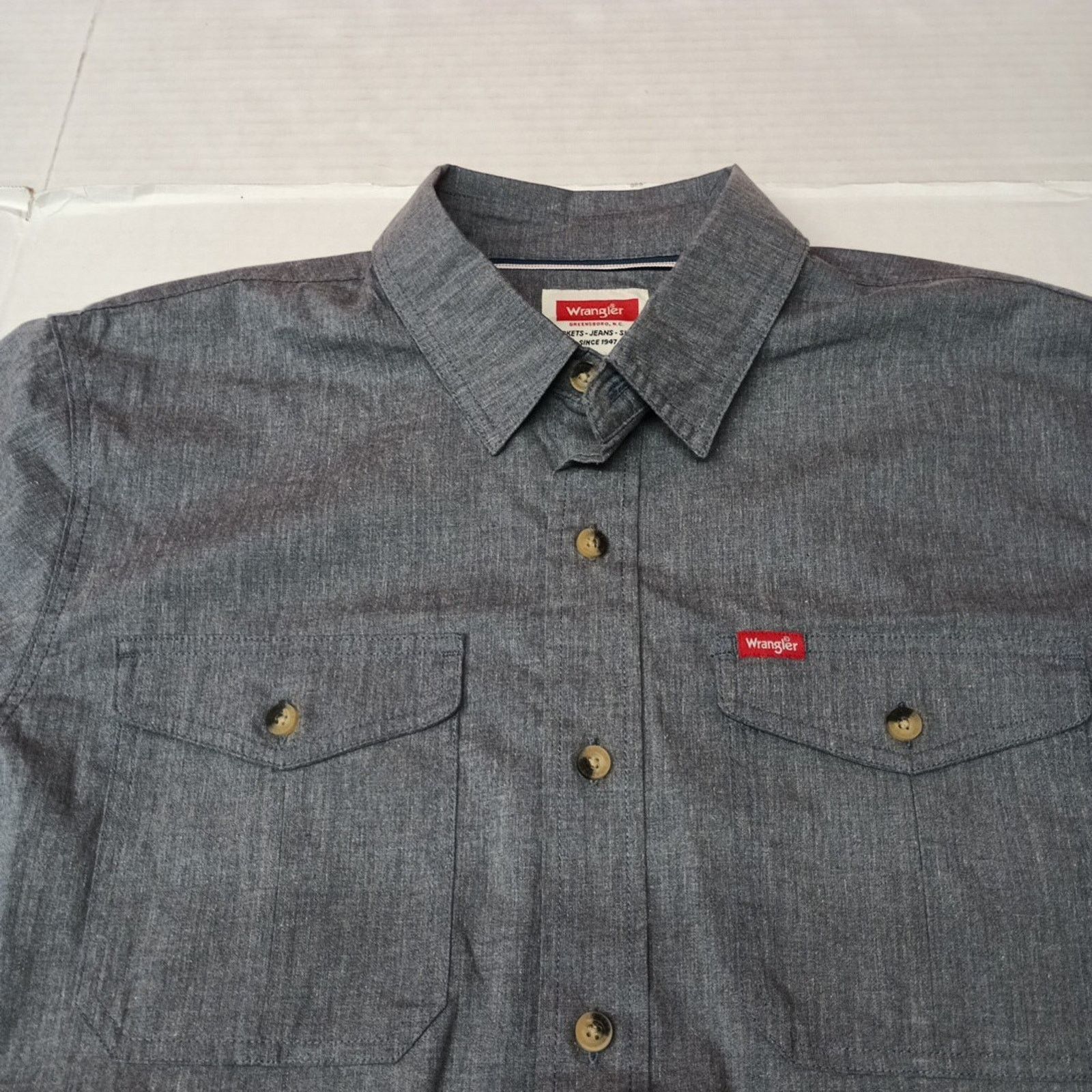 Wrangler Wrangler Men's Relaxed Fit Woven Button Up Shirt Size L Gray Size US L / EU 52-54 / 3 - 2 Thumbnail