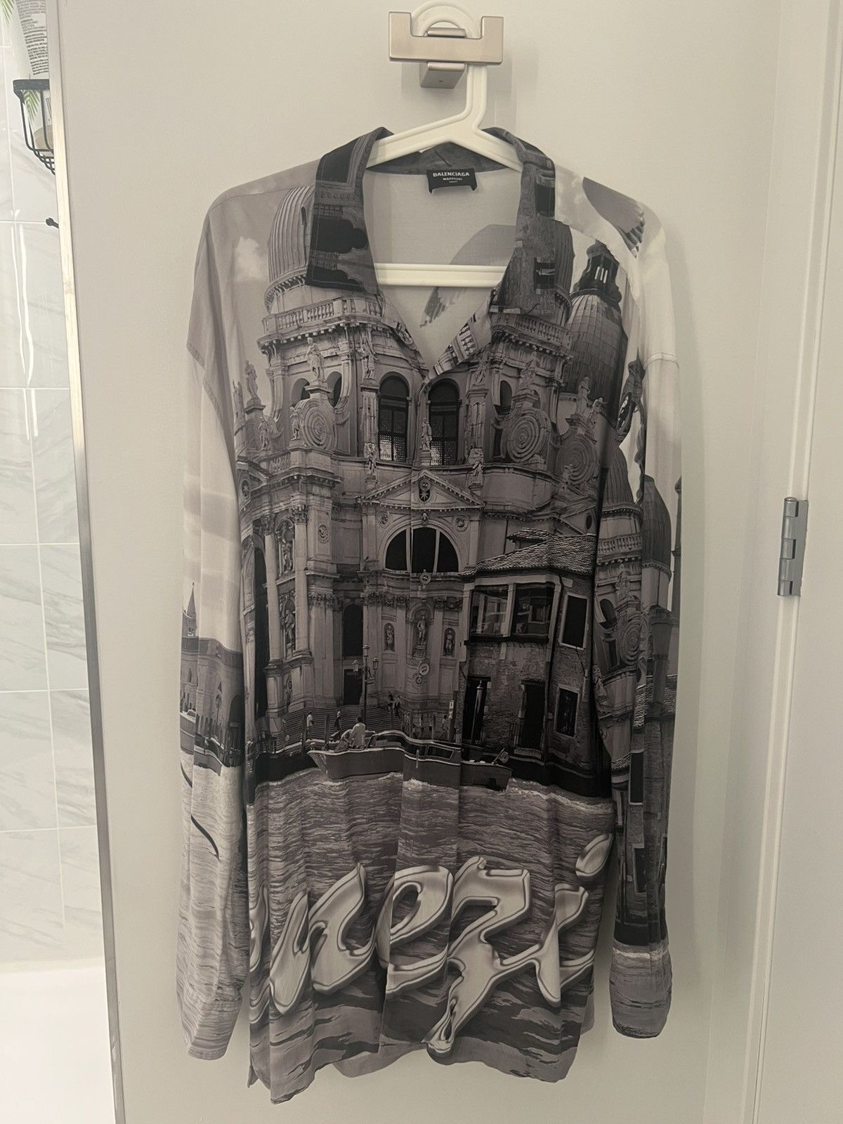 Balenciaga Balenciaga Wardrobe Unifit Graphic Shirt XXS Size XXS / US 00 / IT 34 - 1 Thumbnail