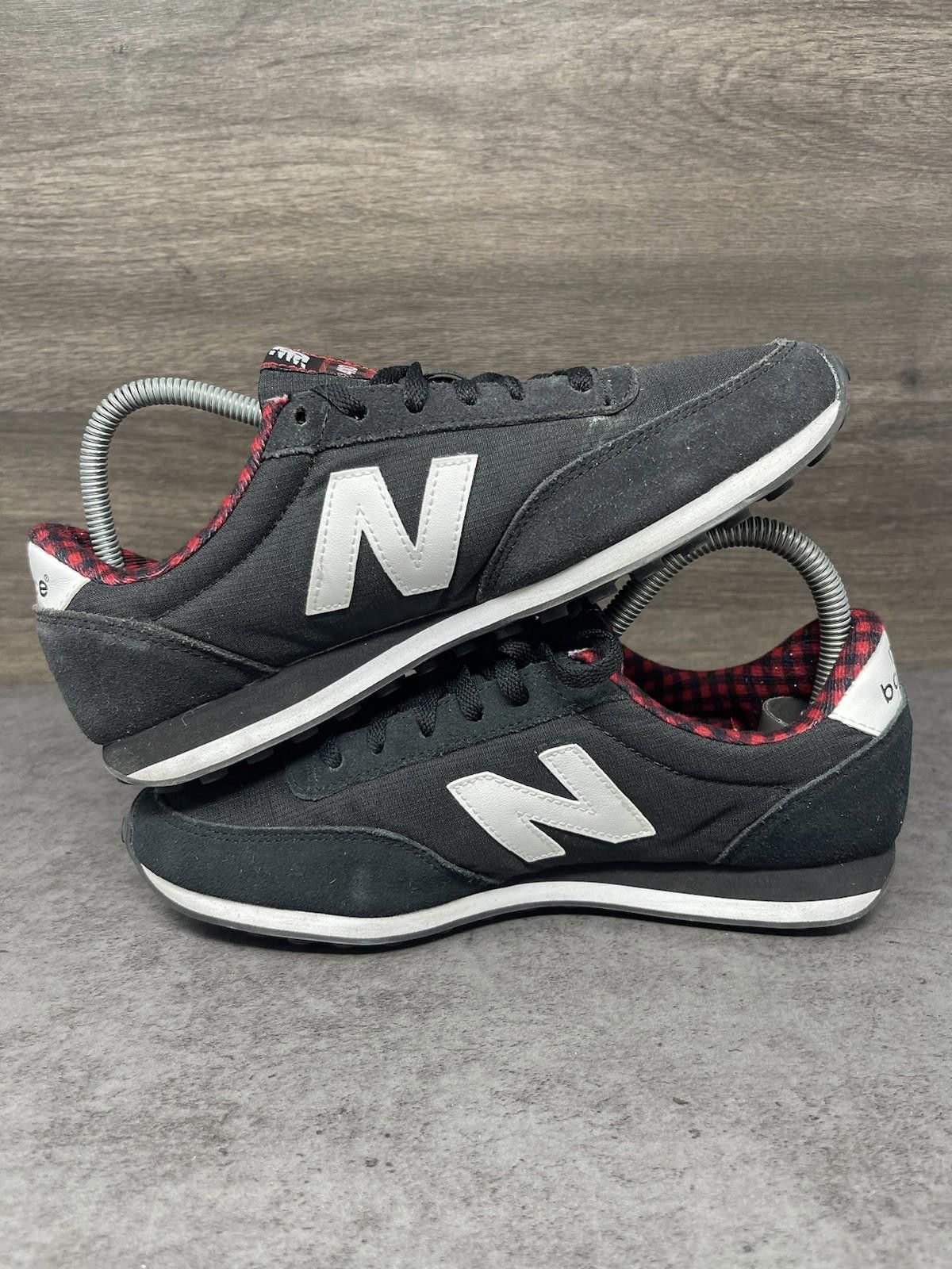 New Balance New Balance 410 Sneakers Womens Size 7 Black White Shoes Size US 7 / IT 37 - 7 Thumbnail