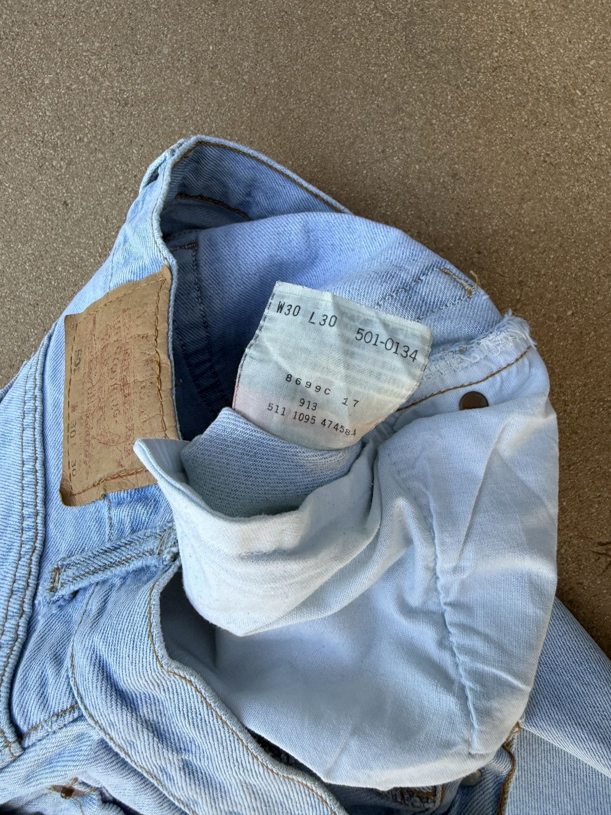Levi's Vintage 80s Levi’s 501xx Buttonfly Faded Denim Jeans 28x29 Size US 28 / EU 44 - 6 Thumbnail