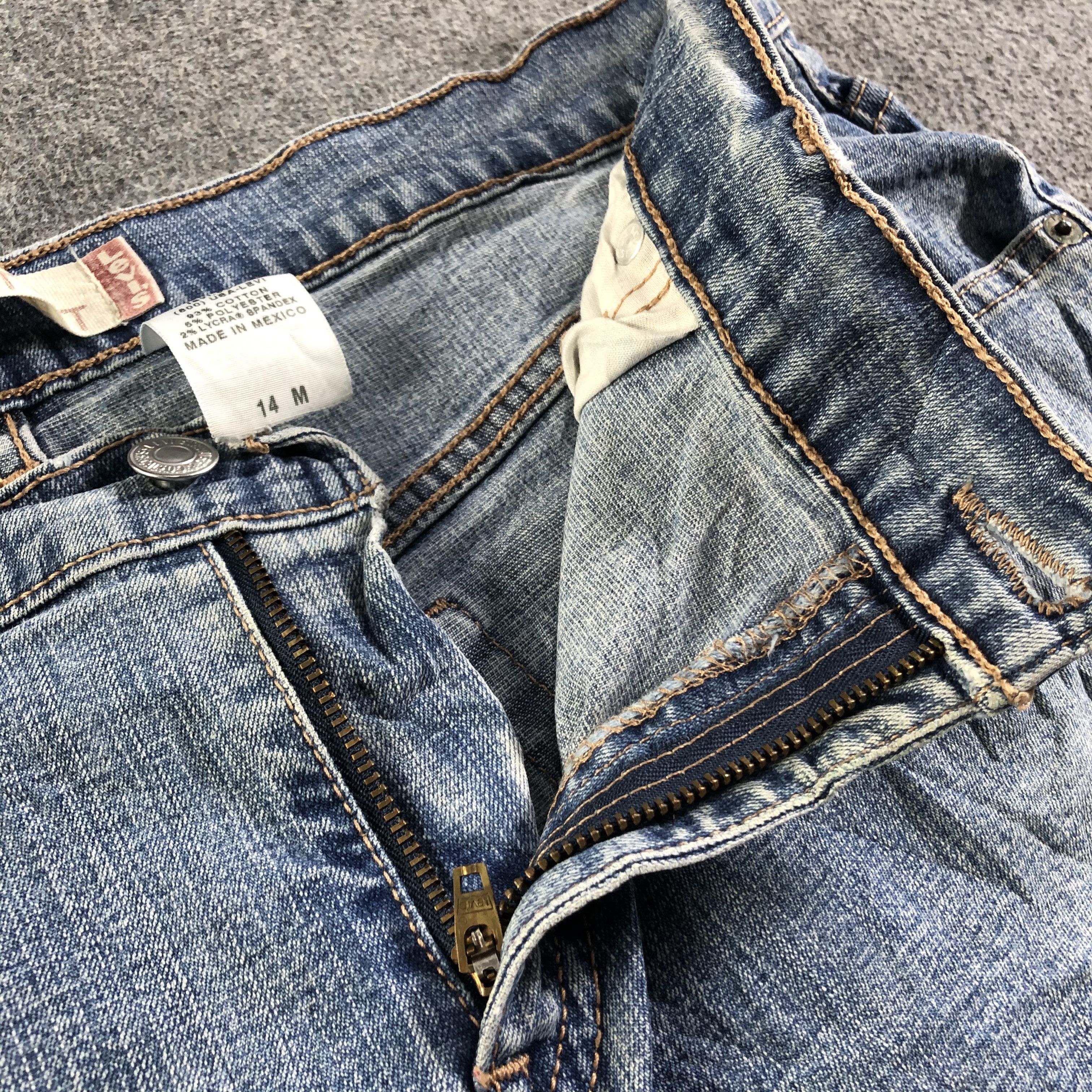Levi's Vintage Blue Wash Levis 515 Jeans-J3090 Size US 35 - 8 Thumbnail
