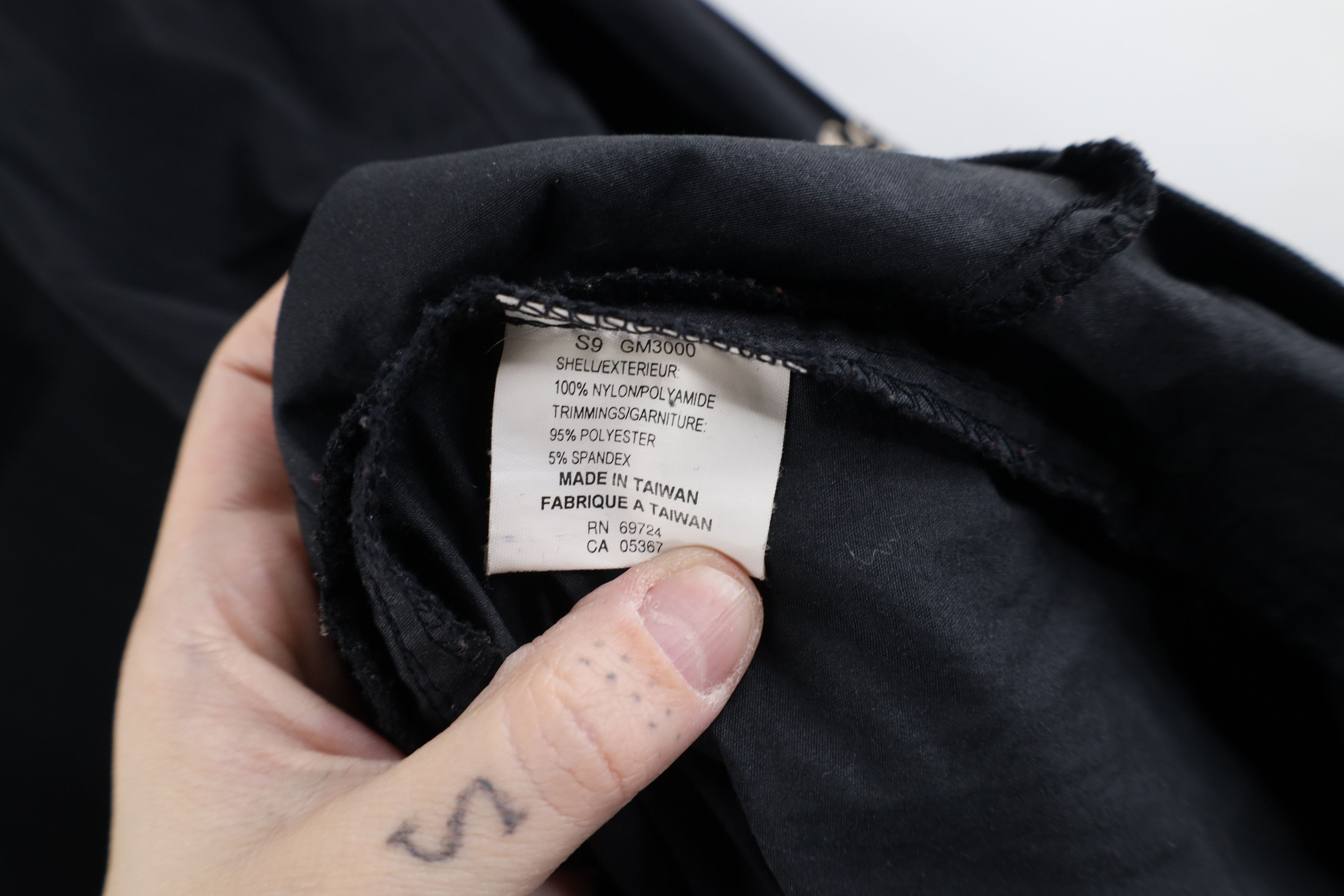 Columbia × Vintage Vintage 90s Columbia Spell Pullover Windbreaker Jacket Black Size US L / EU 52-54 / 3 - 9 Thumbnail