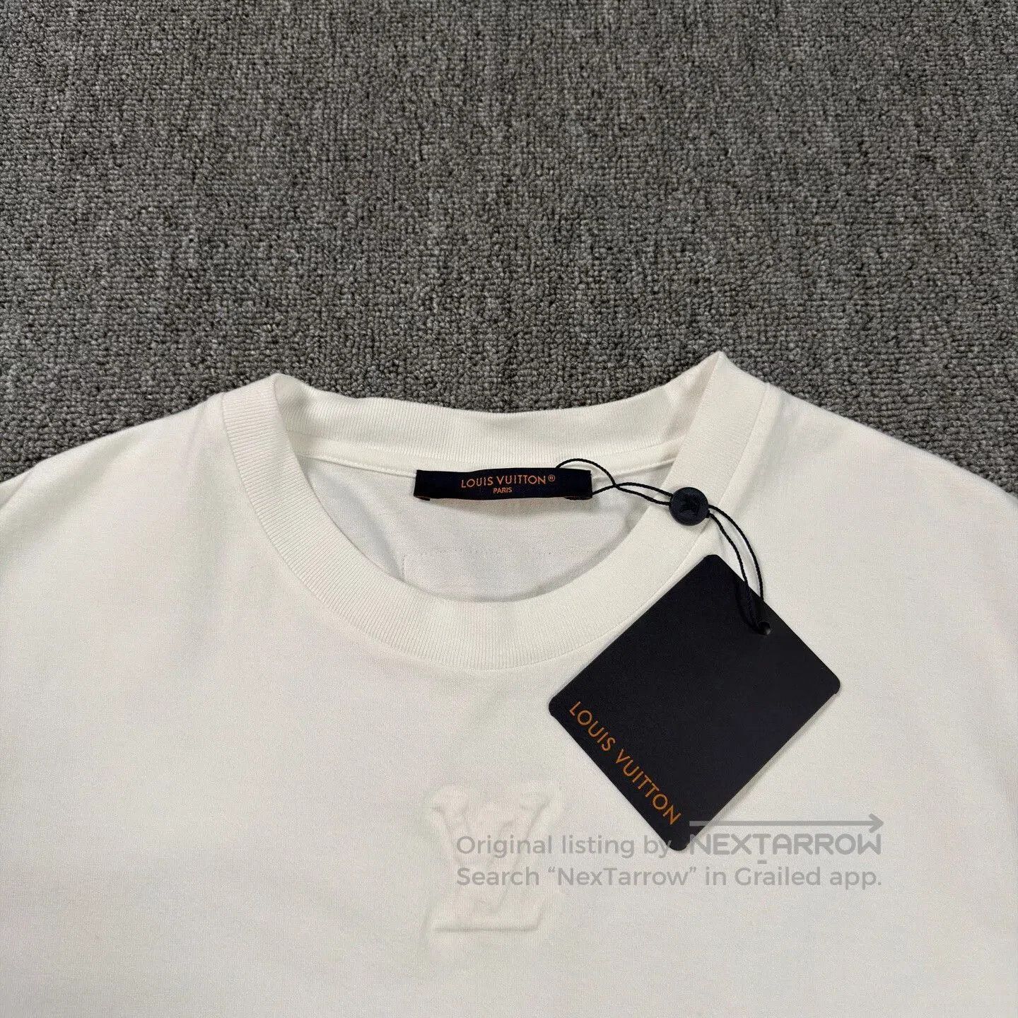 Louis Vuitton LV White Embossed Logo T-Shirt. Size US M / EU 48-50 / 2 - 3 Thumbnail