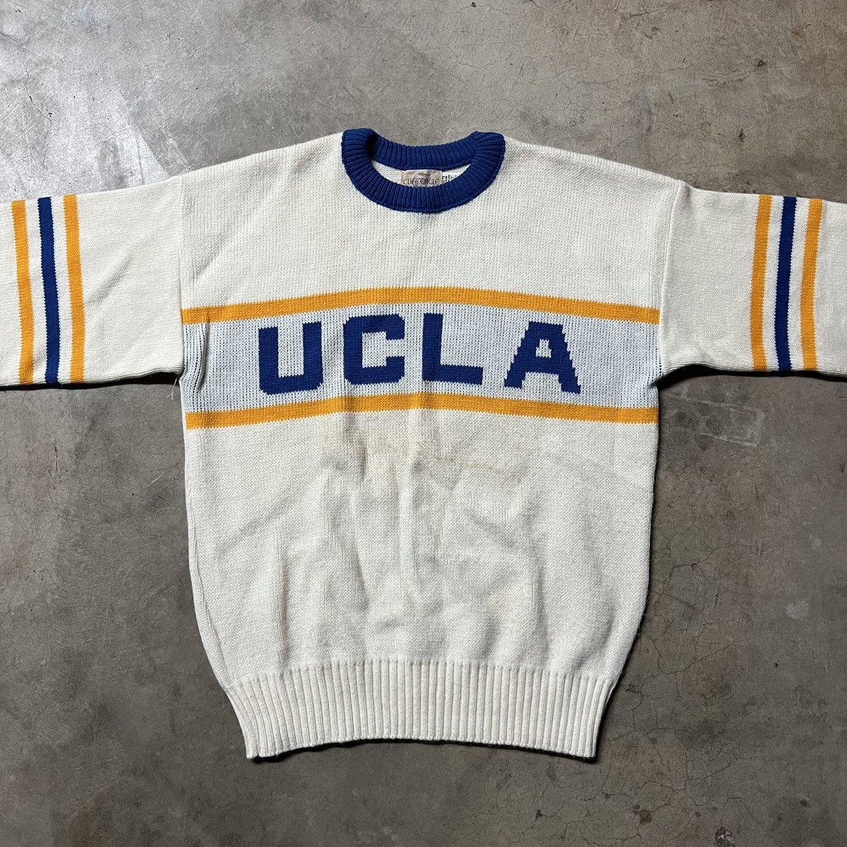 Vintage Vintage 80’s UCLA Cliff Engle 🇺🇸 Wool Knit Sweater Size US M / EU 48-50 / 2 - 2 Thumbnail