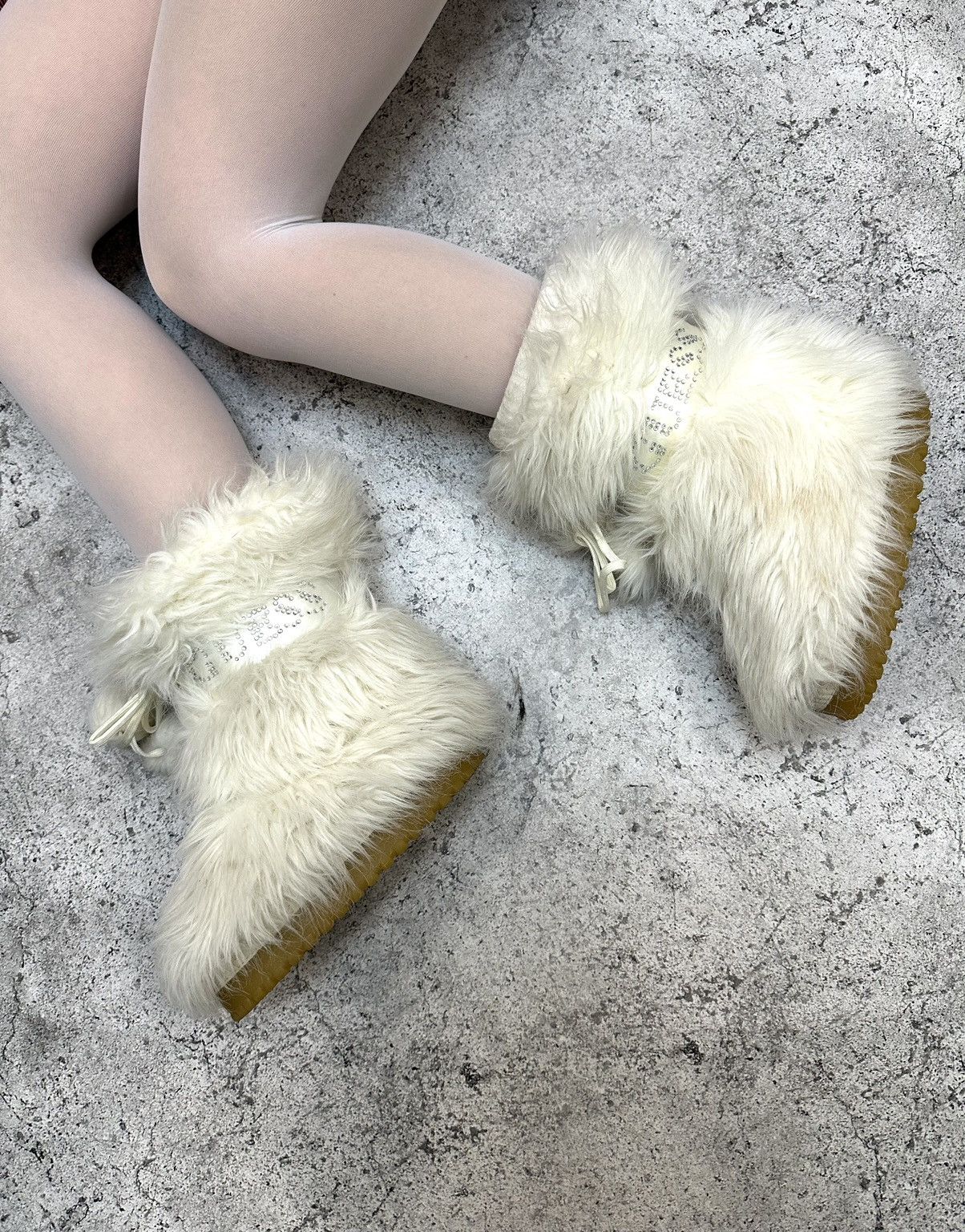 image of Avant Garde x Guess Fur Yeti Winter Snow Moon Boot Y2K Boots in White, Women's (Size 7)