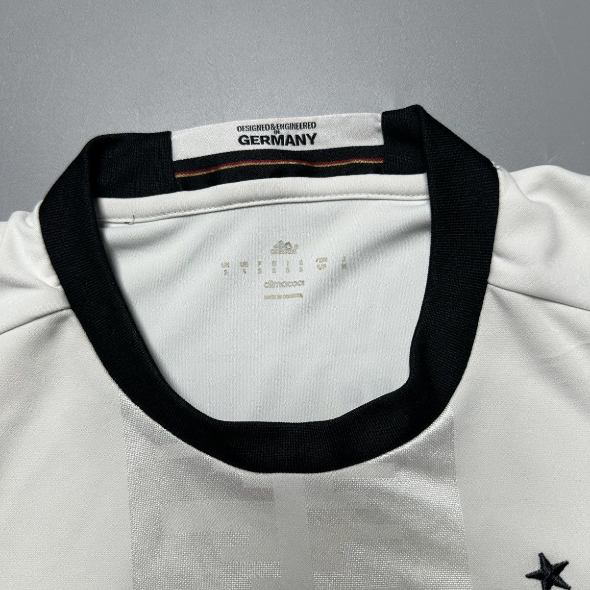 Vintage GERMANY ADIDAS 2016 EURO FOOTBALL SOCCER HOME JERSEY #8 OZIL Size US S / EU 44-46 / 1 - 5 Thumbnail