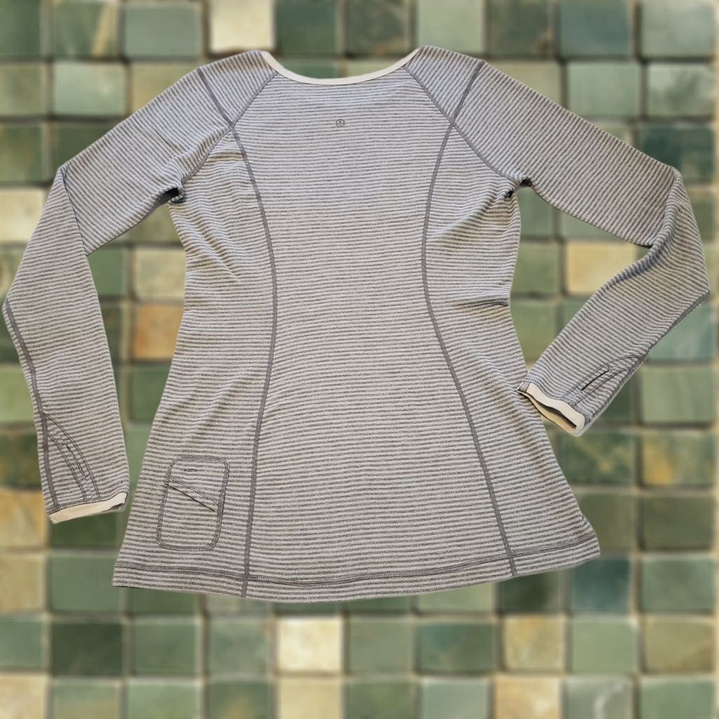 Lululemon Lululemon Top Womens 10 Gray Long Sleeve Striped Round Neck Pullover Activewear Running Yoga Gym Cross Training Fitness | Mens Women? Size L / US 10 / IT 46 - 1 Thumbnail