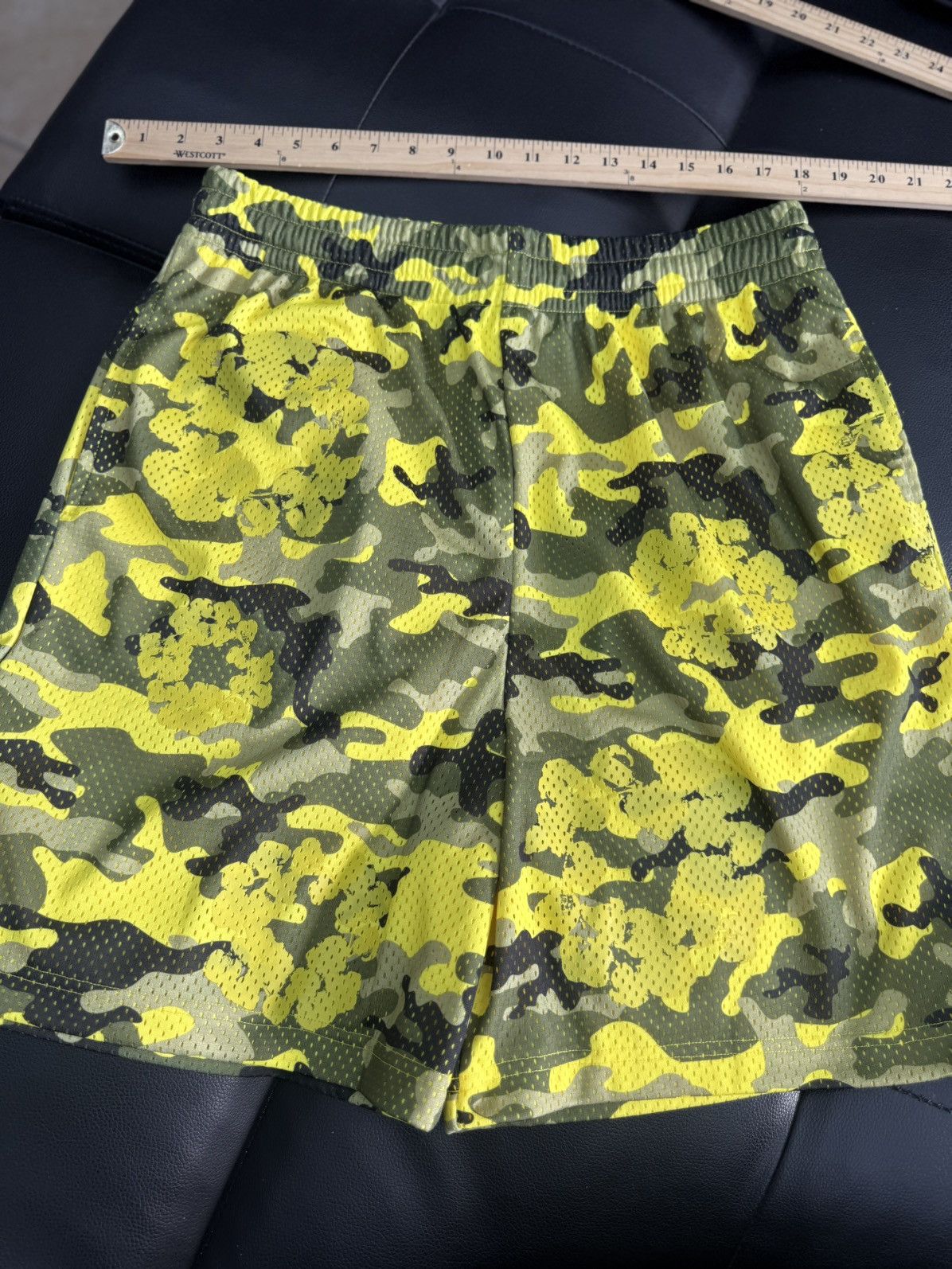 DENIM TEARS Denim Tears Mesh Summer Shorts Yellow Camo Size Medium (NEW) Size US 31 - 1 Thumbnail