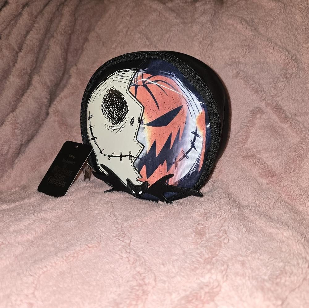 Designer 🎃👻 Disney Bioworld Jack Skellington Makeup Bag – NWT! 👻🎃 Size ONE SIZE - 1 Thumbnail