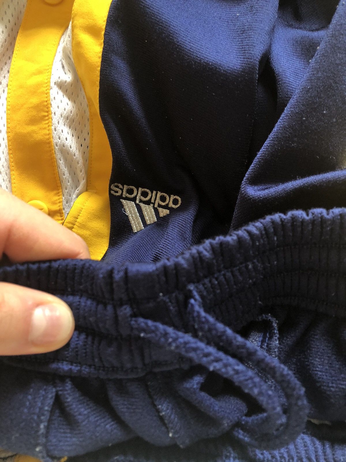 Adidas VINTAGE ADIDAS BASKETBALL BUTTON UP JOGERS SWEATPANTS Size US 29 - 8 Thumbnail