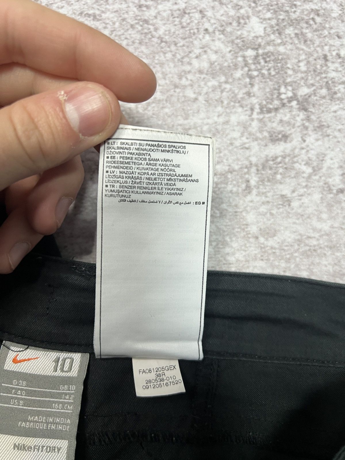 Nike Nike Technical Cargo Pants Black Minimal Swoosh Size US 31 - 10 Thumbnail