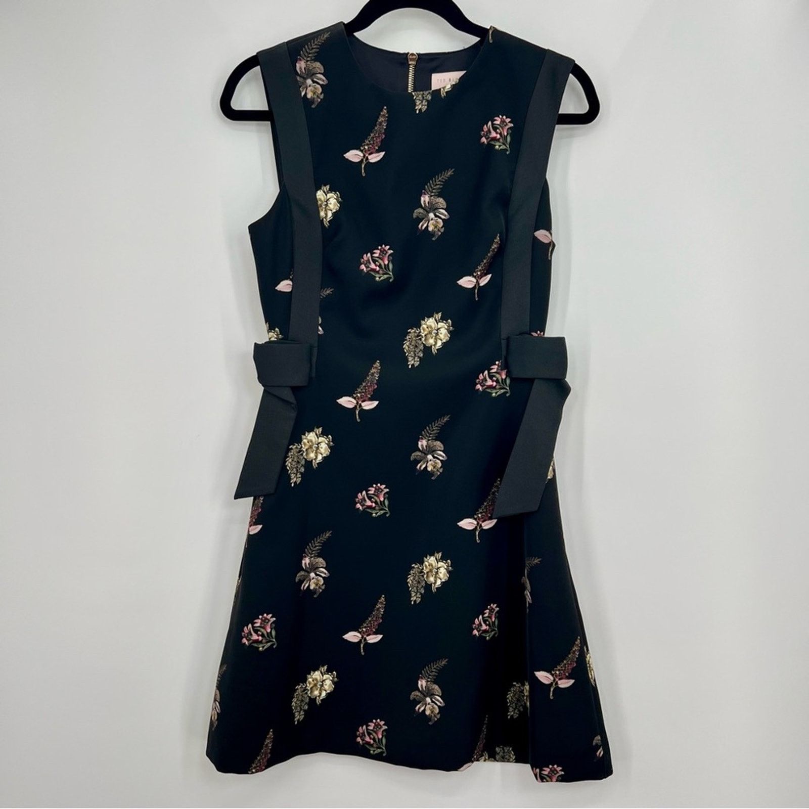 Ted Baker Ted Baker Lalima Pirouette Bow Mini Dress Sleeveless Floral Size S / US 4 / IT 40 - 5 Thumbnail
