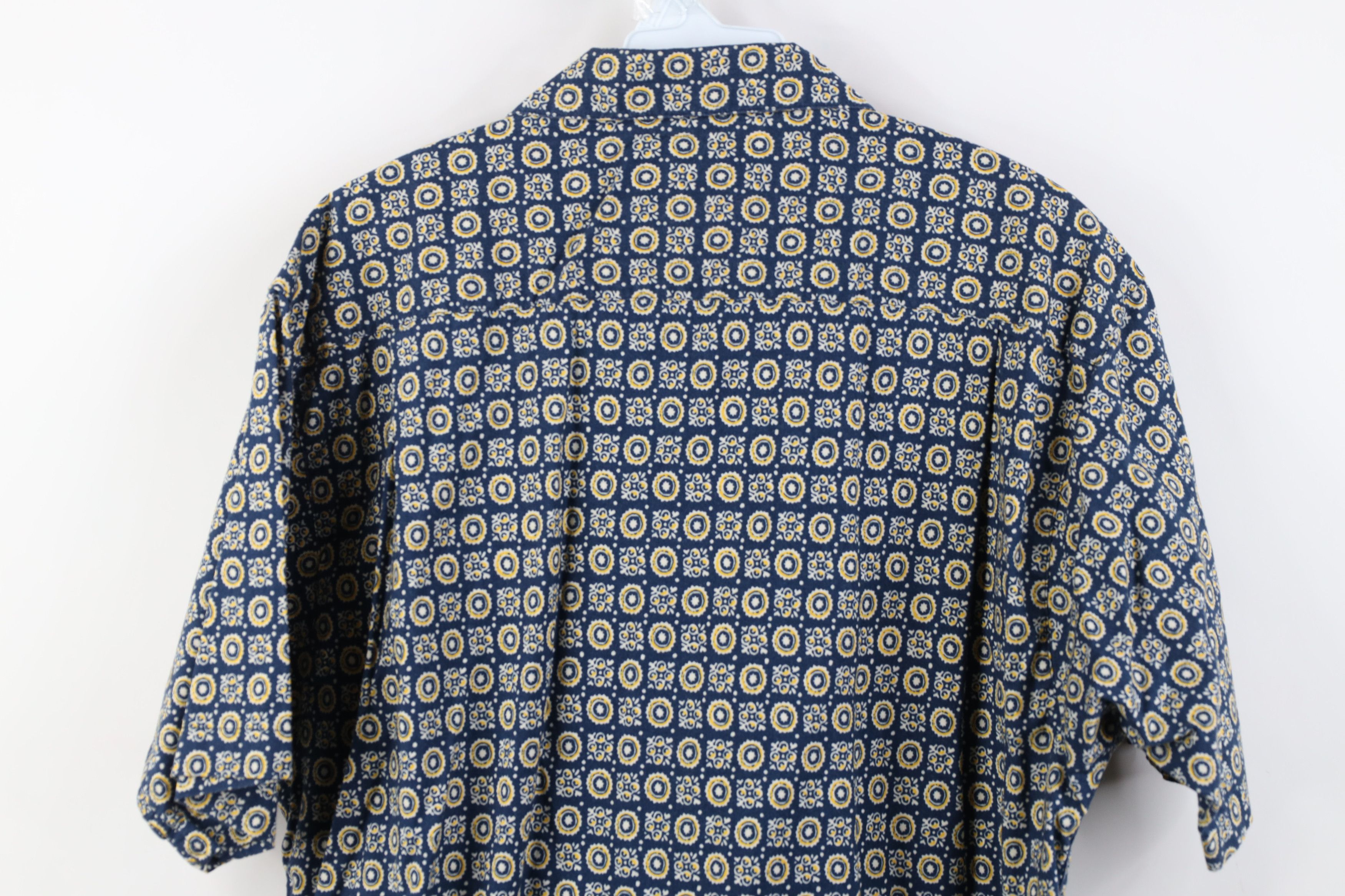 Vintage Vintage 90s Streetwear Geometric Baggy Collared Button Shirt Size US M / EU 48-50 / 2 - 9 Thumbnail