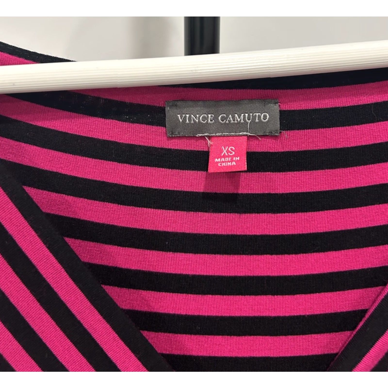 Vince Camuto Vince Camuto Blouse Women XS V-Neck Long Sleeve Pink Black Stripe Stretch Pullover Shirt Size XS / US 0-2 / IT 36-38 - 7 Thumbnail