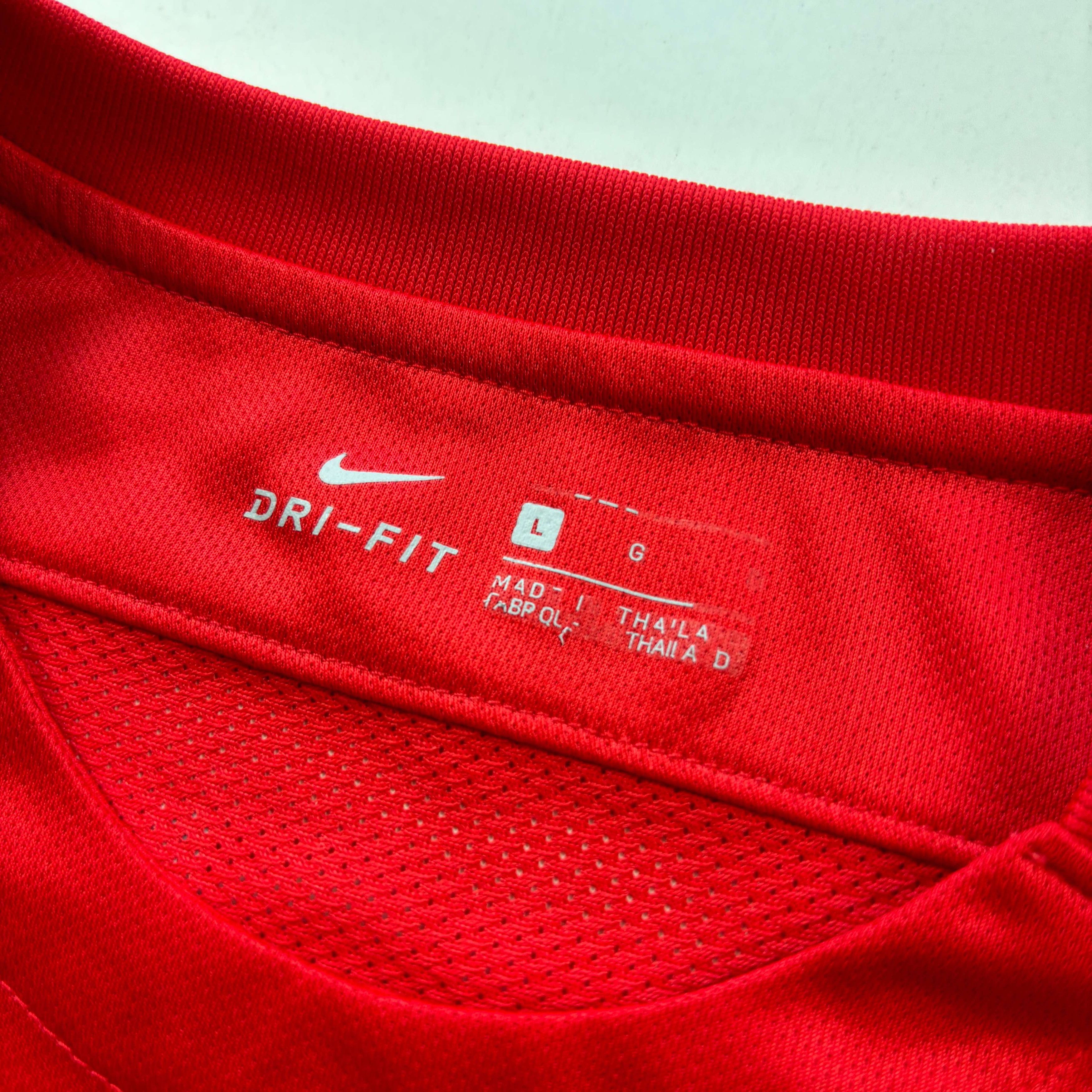 Nike SIGNED MATCH WORN FC Thun 2016 home Markovic football jersey Size US L / EU 52-54 / 3 - 5 Thumbnail