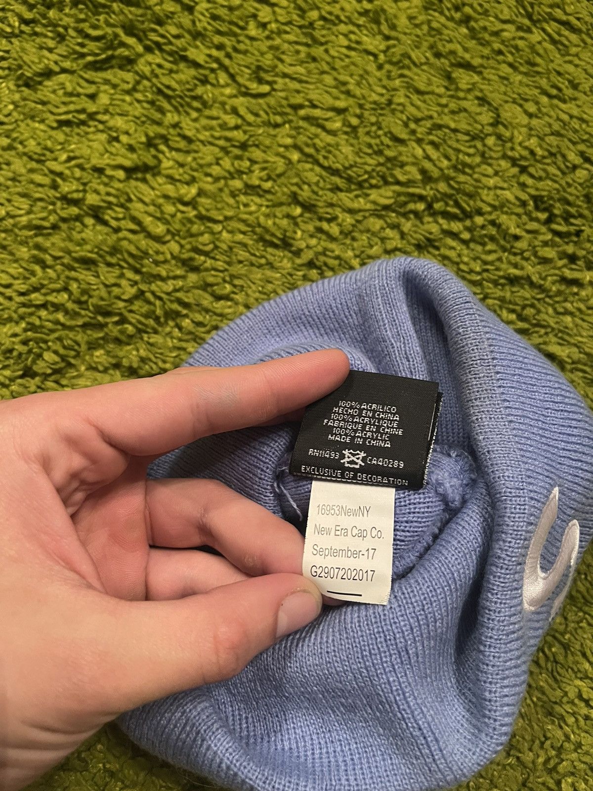 New Era × Supreme Supreme x New Era knit logo beanie hat Size 32 - 9 Thumbnail