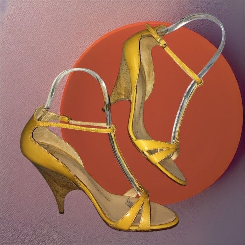 Giuseppe Zanotti Giuseppe Zanotti T-Strap Mustard Yellow Sandals W 5 (35) Size US 5 / IT 35 - 1 Thumbnail