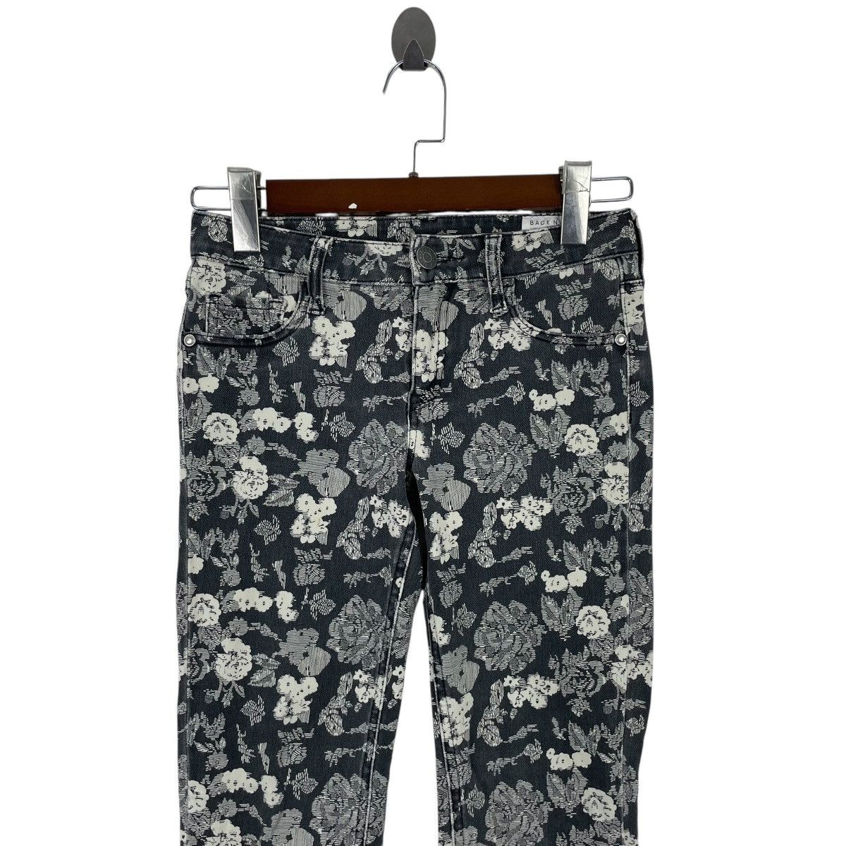 Japanese Brand Back Number Japan Floral Overprint Skinny Jeans Size US 26 / EU 42 - 2 Thumbnail