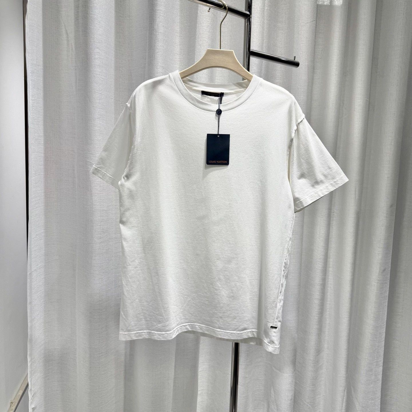 Louis Vuitton Louis Vuitton Classic Short-Sleeve T-Shirt L Size US L / EU 52-54 / 3 - 2 Thumbnail