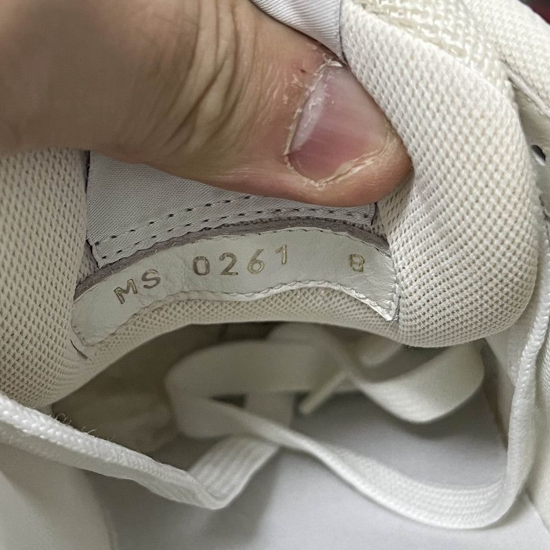 Louis Vuitton Louis Vuitton Trainer Fashion Sneakers in White and Purple Size US 9.5 / IT 39.5 - 5 Thumbnail