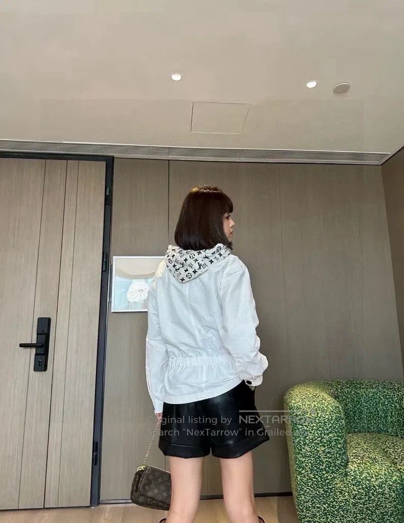 Louis Vuitton Louis Vuitton White hooded jacket Size XXS / US 00 / IT 34 - 5 Thumbnail