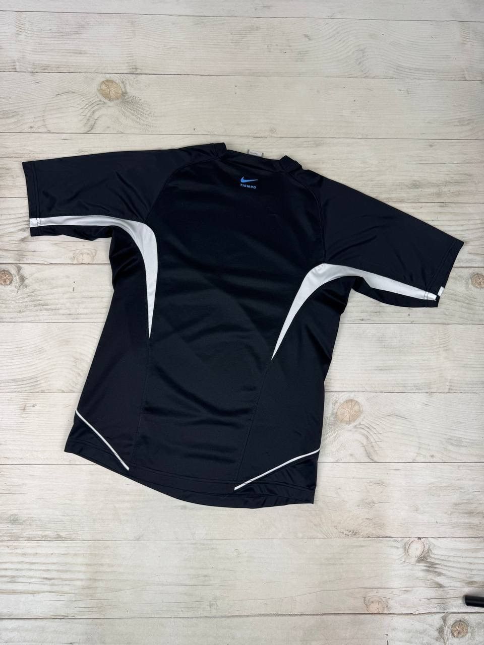 Nike Vintage Nike Tiempo Swoosh 00s Training T Shirt Y2K Size US M / EU 48-50 / 2 - 12 Thumbnail