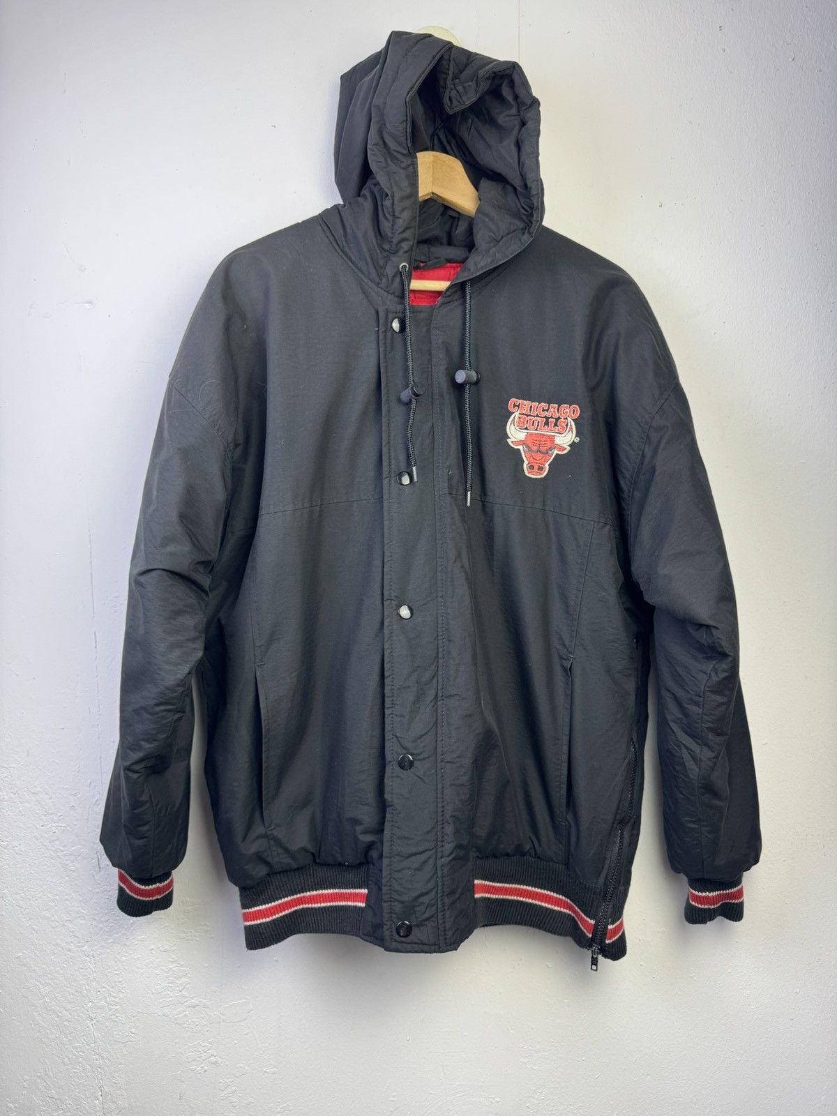 Starter vintage Chicago Bulls jacket manufactured by Starter Size US S / EU 44-46 / 1 - 1 Thumbnail