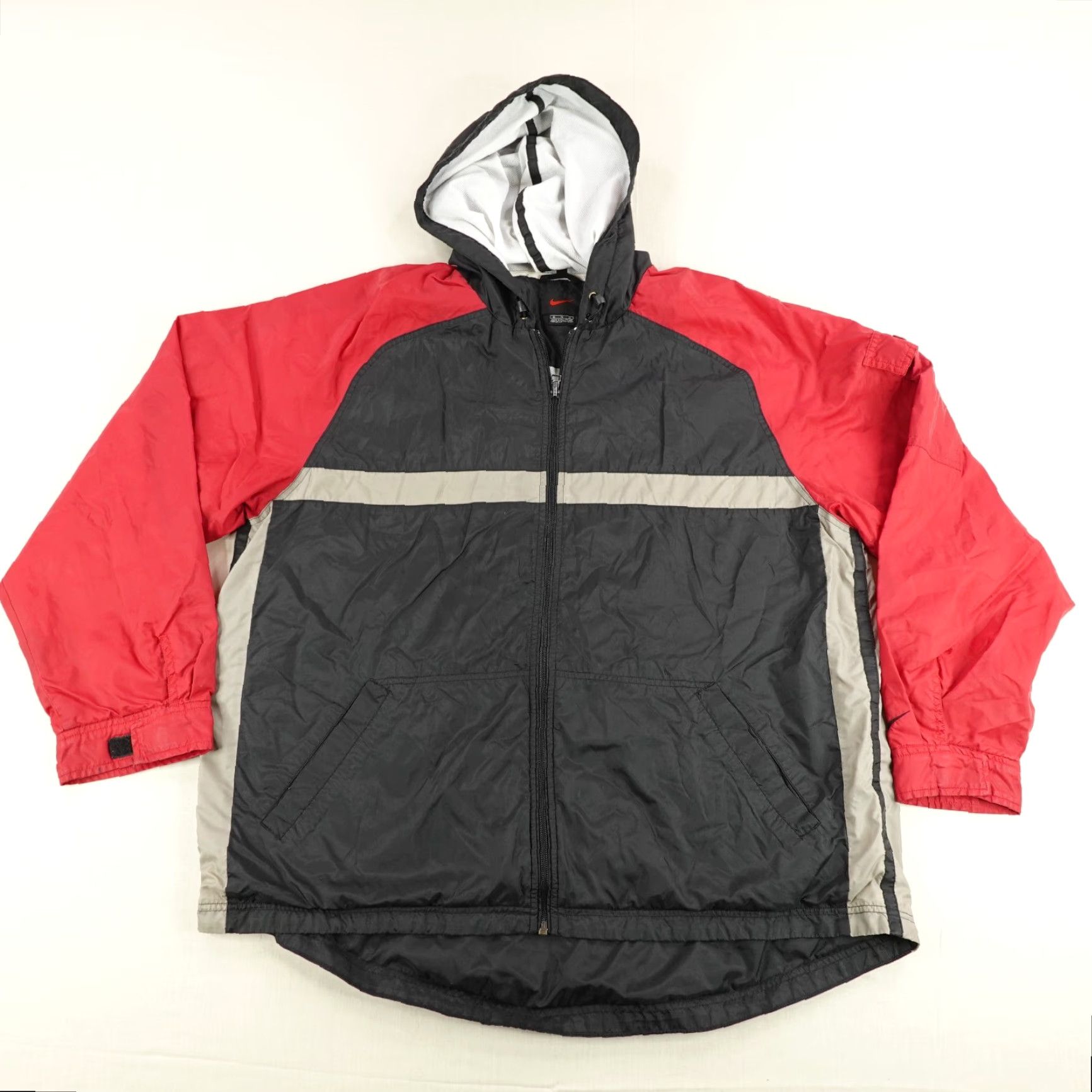 Nike VINTAGE Nike Jacket Mens XL Black Red Windbreaker Track Coat Lined Hoodie 90s Sports Wind-Resistant Zip Pockets Logo Size US XL / EU 56 / 4 - 2 Thumbnail