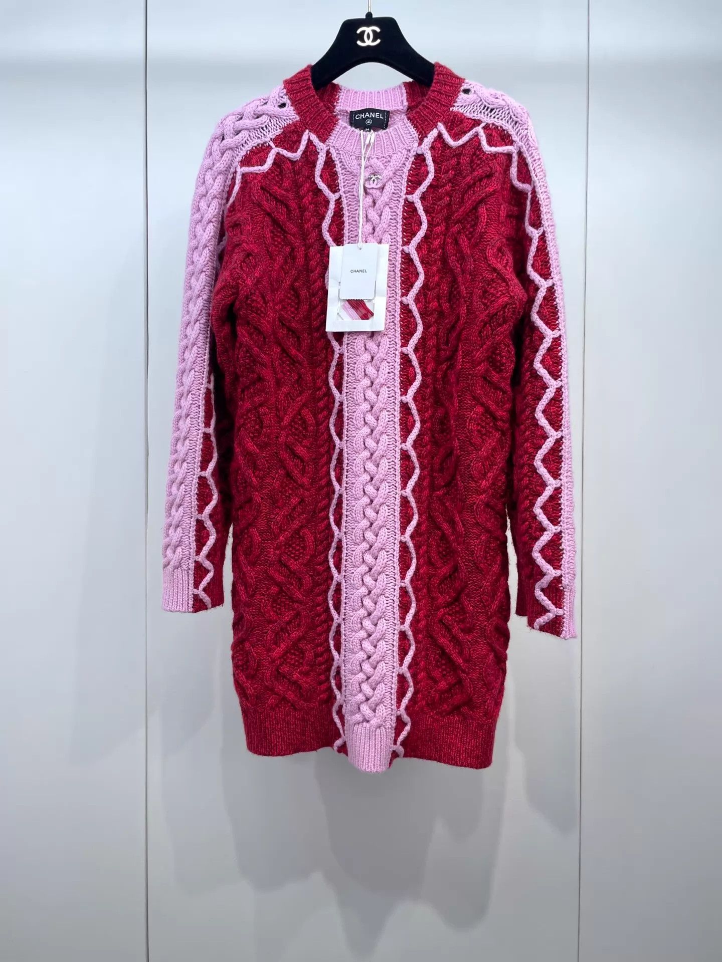 Chanel Chanel 25K Red & Pink Knit Sweater Dress Size 34 Size XS / US 0-2 / IT 36-38 - 1 Thumbnail