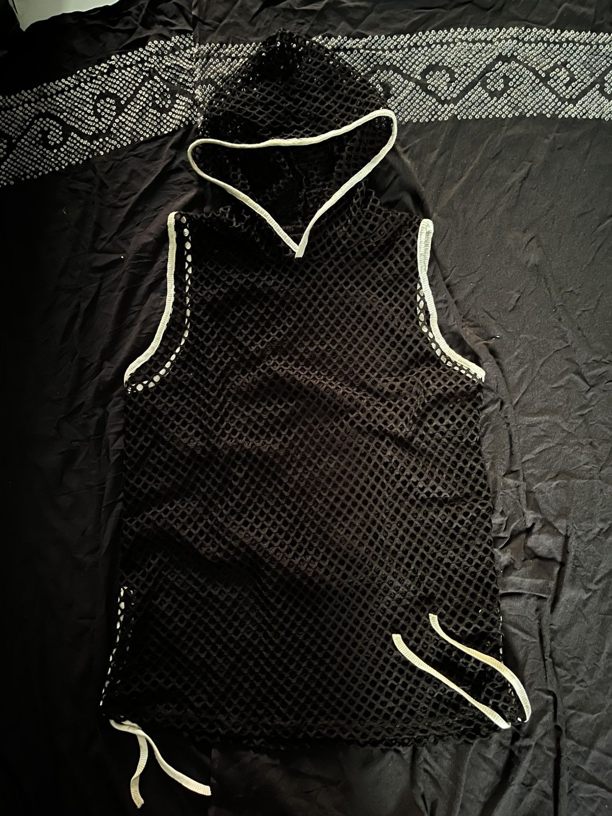 Le Grande Bleu (L.G.B.) Japanese unknwn fishnet punk hoodie Size US M / EU 48-50 / 2 - 1 Thumbnail