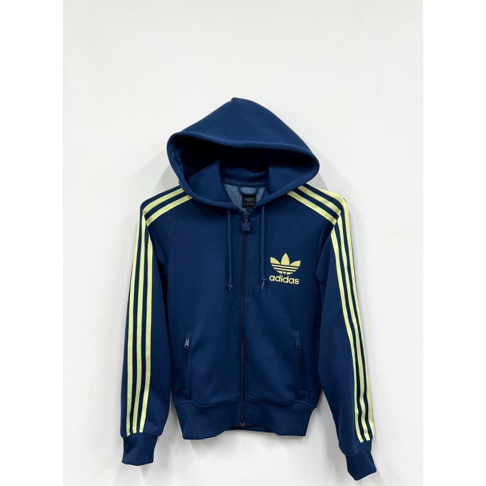 Adidas Adidas Originals Track Top Hooded Jacket Womens Size S Blue Short Zip Full Zip Vintage Size S / US 4 / IT 40 - 2 Thumbnail