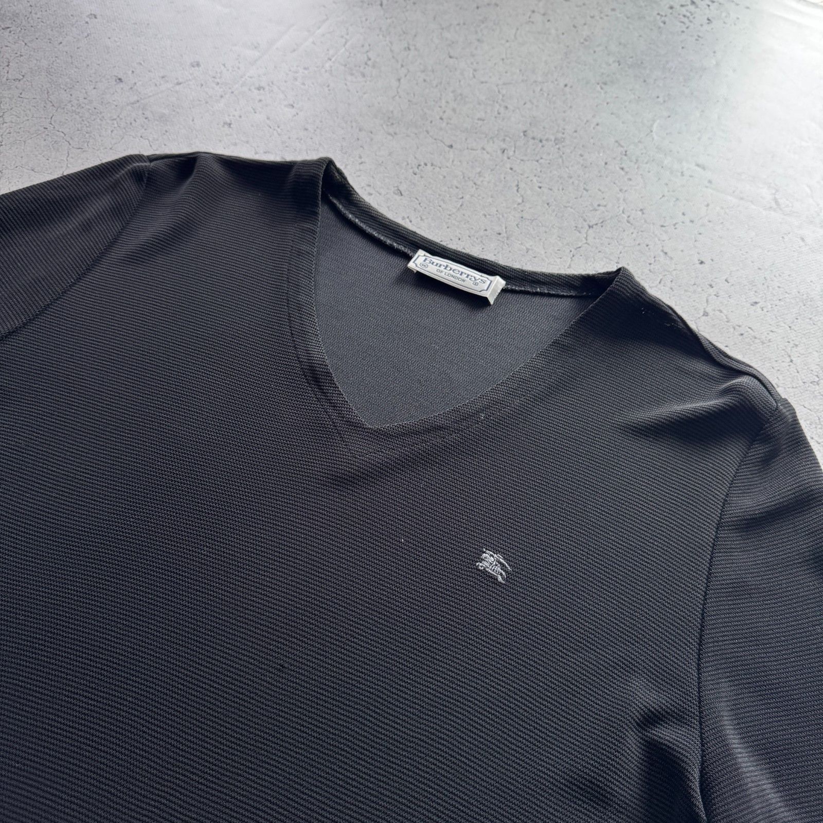Burberry Vintage Burberrys Meesh Japan Made 90s T-Shirt V Neck Size US M / EU 48-50 / 2 - 4 Thumbnail