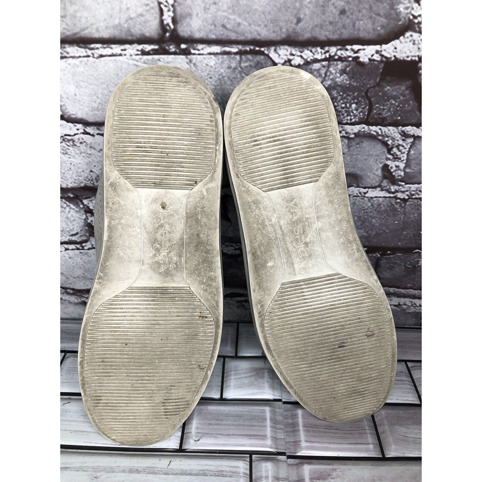 Other Via Spiga Grey Suede Leather Perforated Slip On Sneaker Shoe Size US 7 / IT 37 - 8 Thumbnail