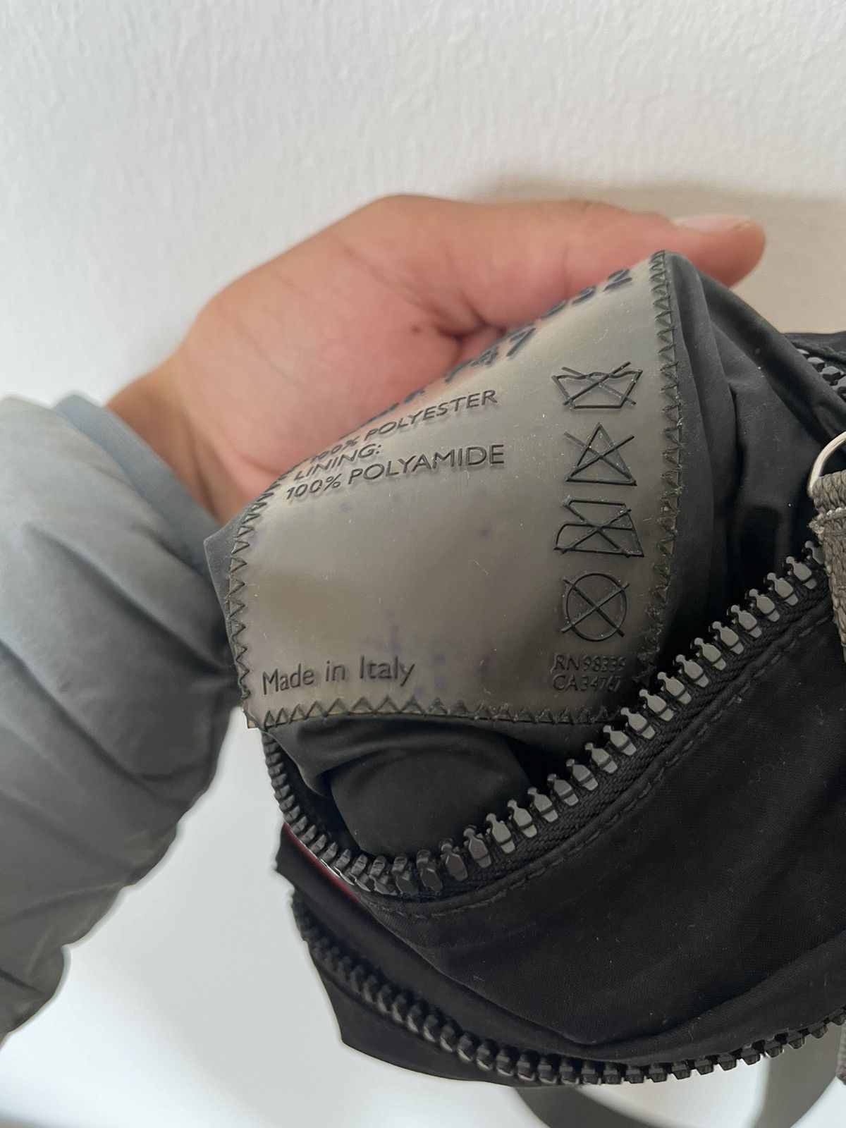 Prada Prada Fw 1999 mutli pocket side bag Size ONE SIZE - 8 Thumbnail