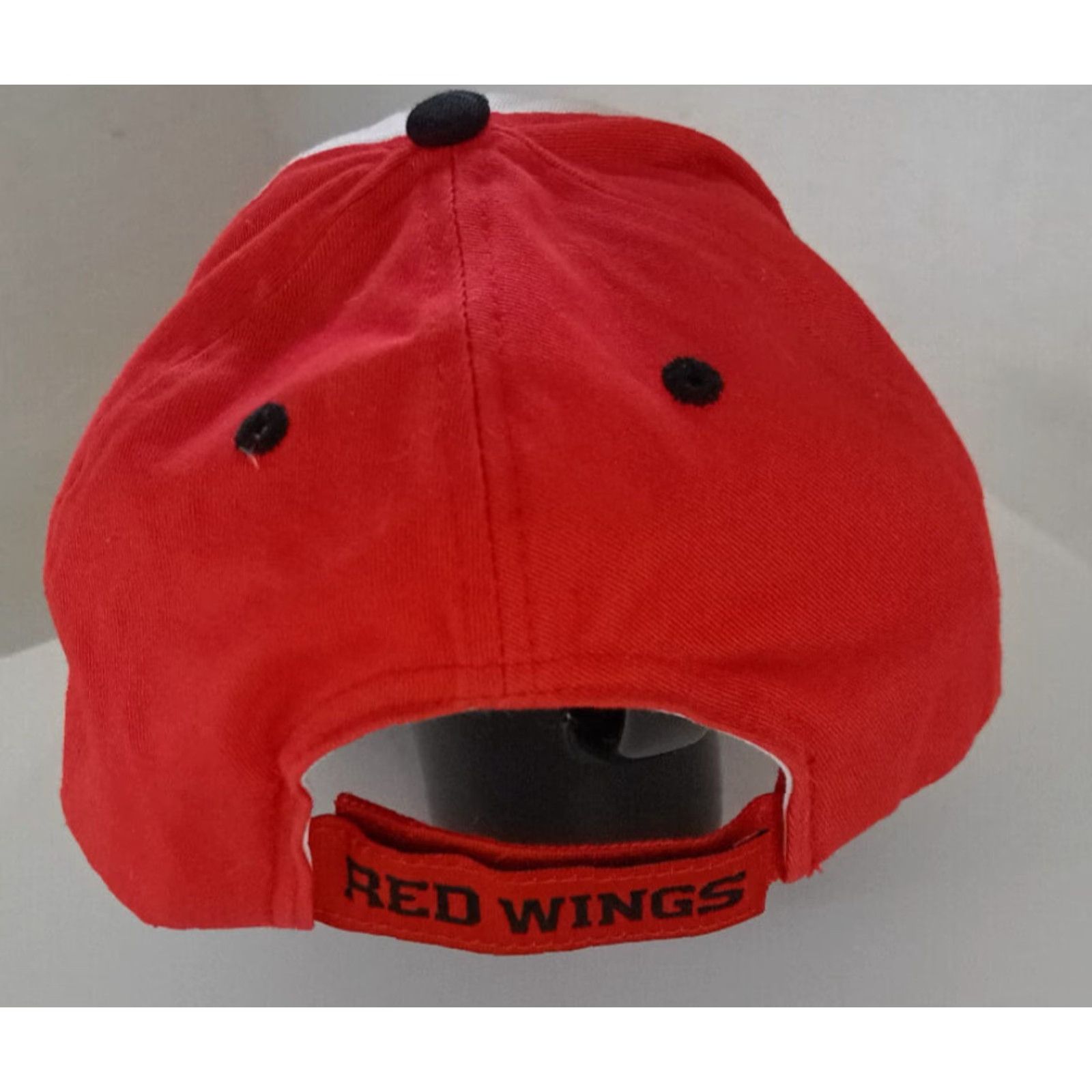 NHL **VINTAGE NHL Detroit Red Wings Adjustable Hockey Baseball Cap 90s** User: Vintage NHL Detroit Red Wings Adjustable Hockey Baseball Cap 90s Size ONE SIZE - 3 Thumbnail