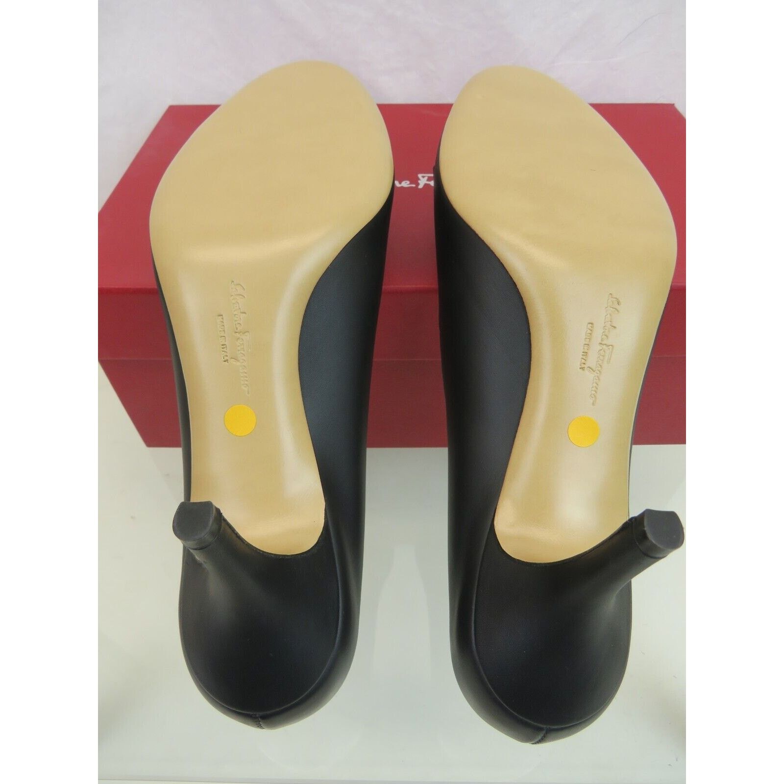 Salvatore Ferragamo CARLA SHELL BLACK LEATHER GOLD LOGO VARA BOW LOW PUMPS 9.5 B Size US 9.5 / IT 39.5 - 8 Thumbnail