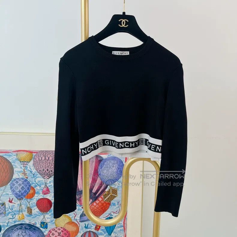 Givenchy Givenchy Black Letter Short Top Size M / US 6-8 / IT 42-44 - 1 Thumbnail